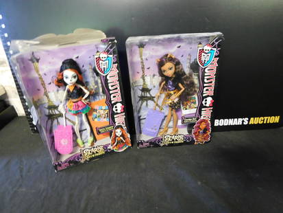 Lot of 2 Scaris City of Frights Monster High Dolls: Lot of 2 Scaris City of Frights Monster High Dolls. Included in this lot are Skelita Calaveras and Clawdeen Wolf. Made by Mattel. You are bidding at a live sale. Please read the terms and conditions.