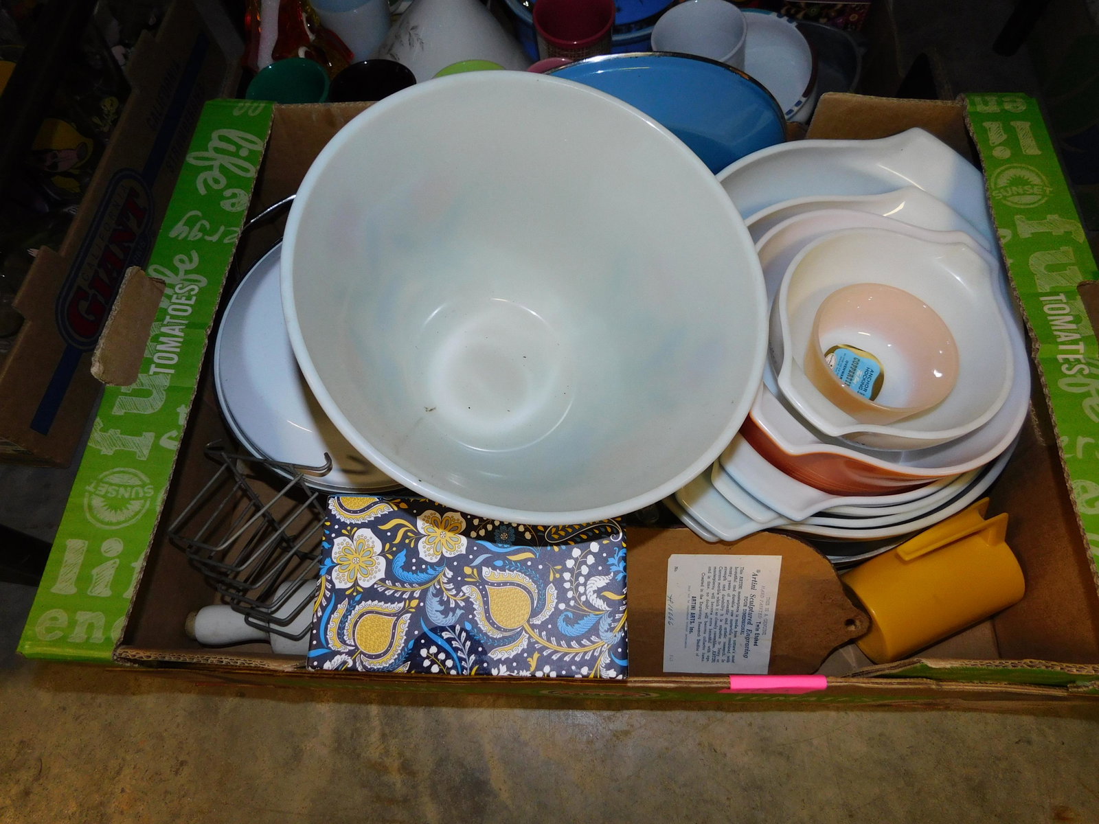 Box Lot of Dishes. Mainly Pyrex Bowls: Box Lot of Mixed Dishes. Mainly contains Pyrex Bowls. You are bidding at a live sale. Please read the terms and conditions. This sale will be broadcast live on sale day with full descriptions of each