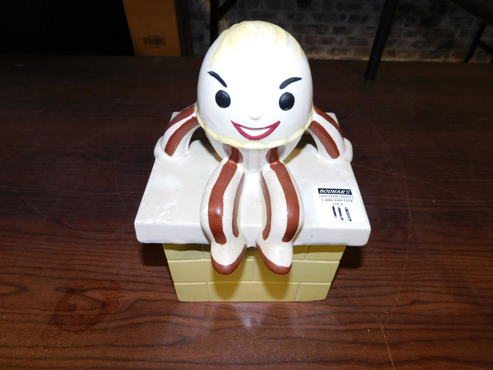 Humpty Dumpty Cookie Jar: Humpty Dumpty Cookie Jar. Signed Abingdon USA. You are bidding at a live sale. Please read the terms and conditions. This sale will be broadcast live on sale day with full descriptions of each lot bei