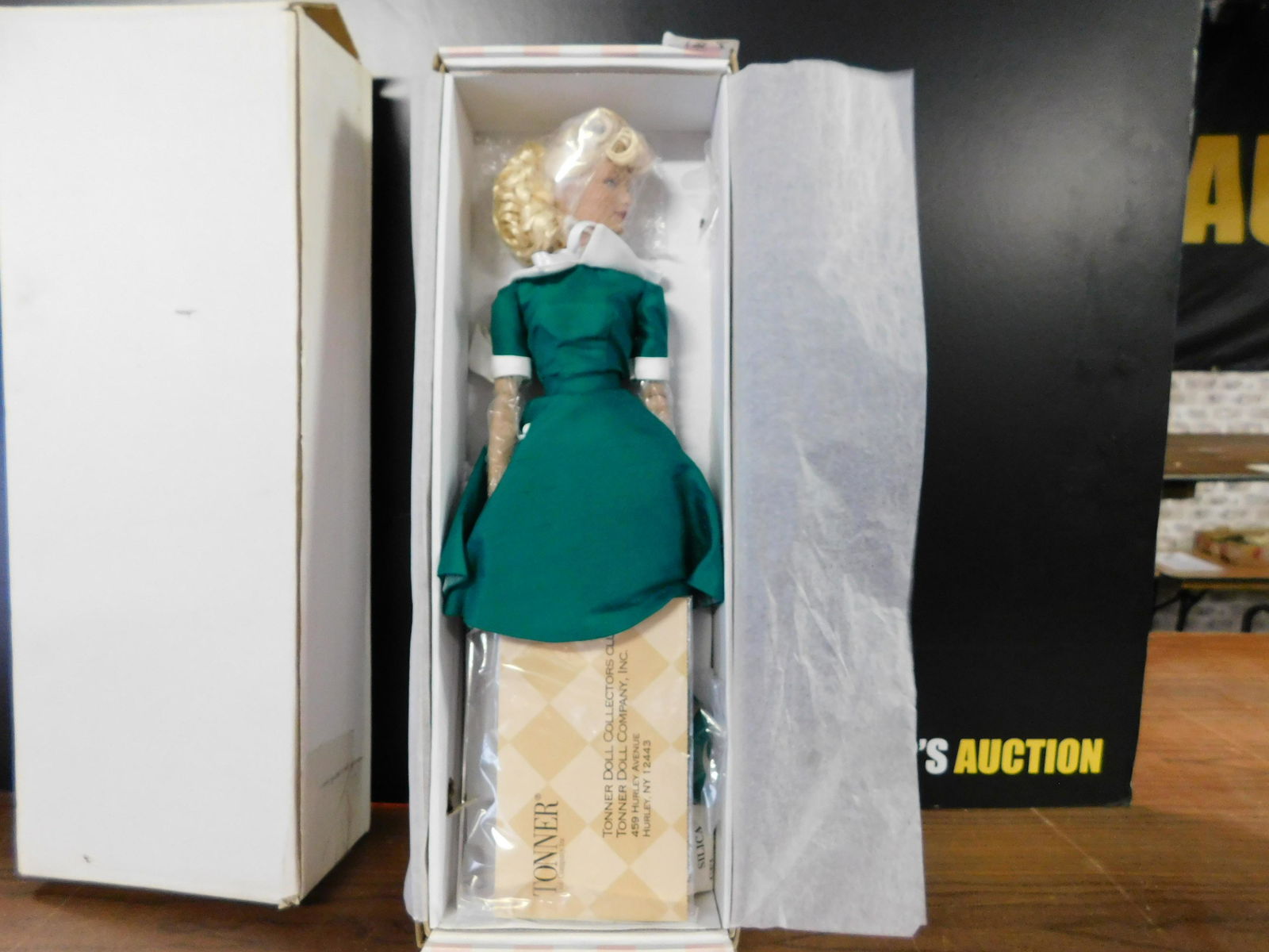 Tonner Doll～Wizard of Oz Ozmopolitan～ Tonner Wizard Of Oz Lady Ozmopolitan Doll