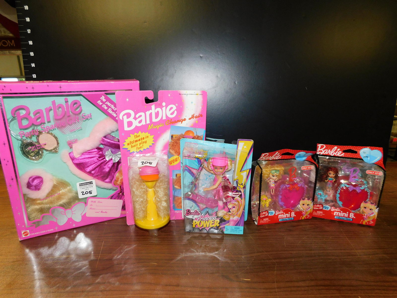Barbie Mixed Toy Lot (1 of 2)