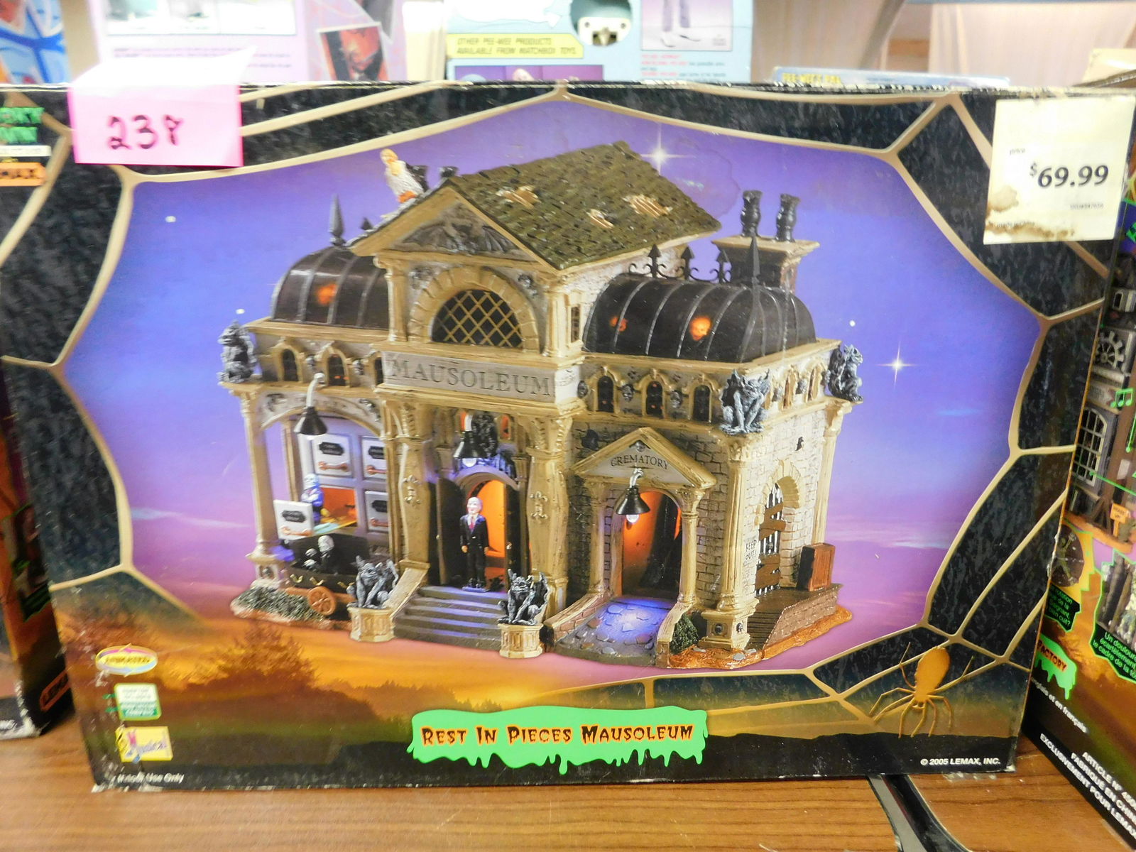 Lemax Spooky Town Rest in Pieces Mausoleum (1 of 1)