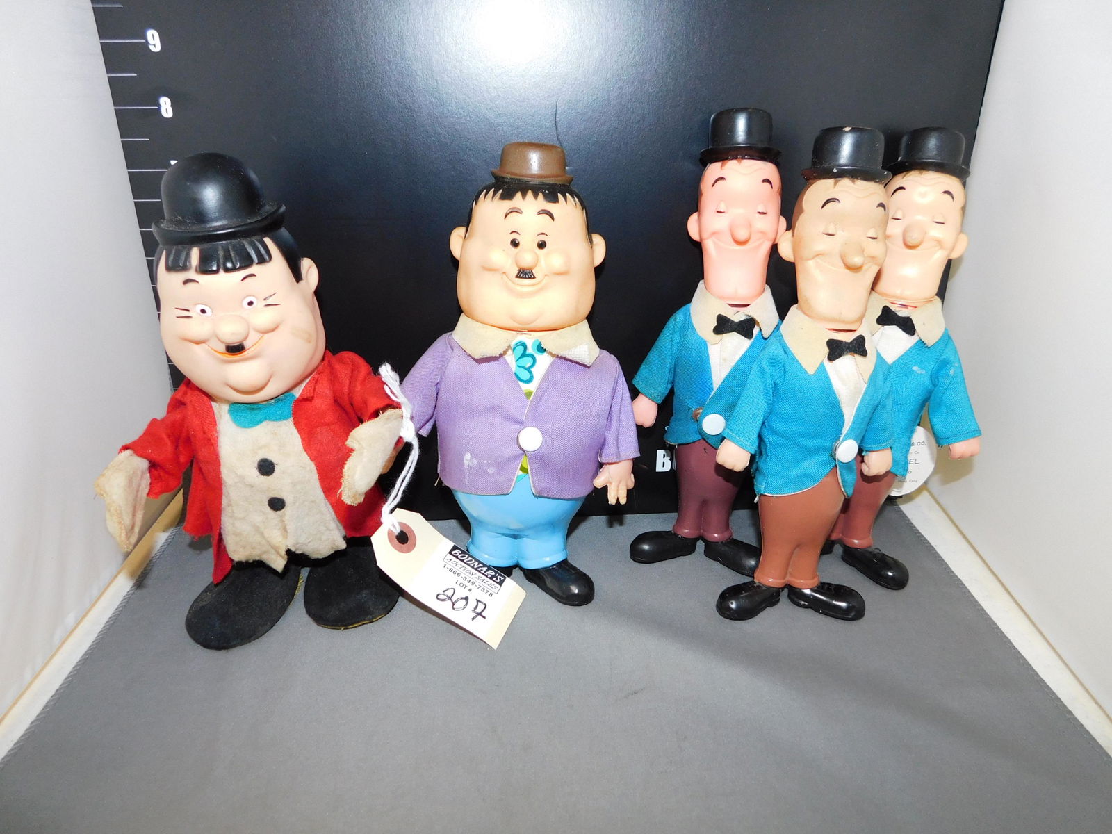 5 Vintage Laurel and Hardy Figures (1 of 4)