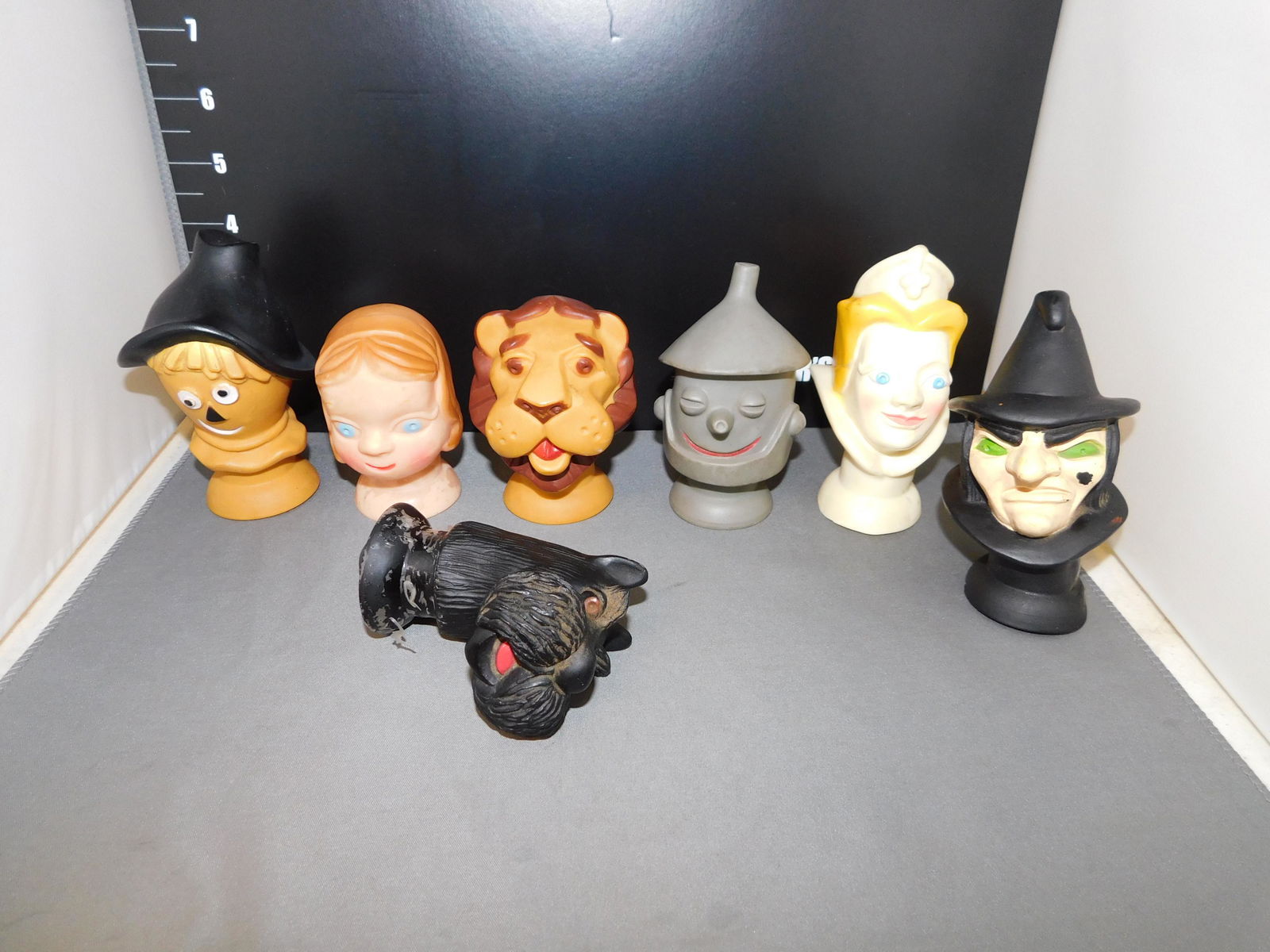 Lot of Vintage Wizard Of Oz Puppet Heads (1 of 2)