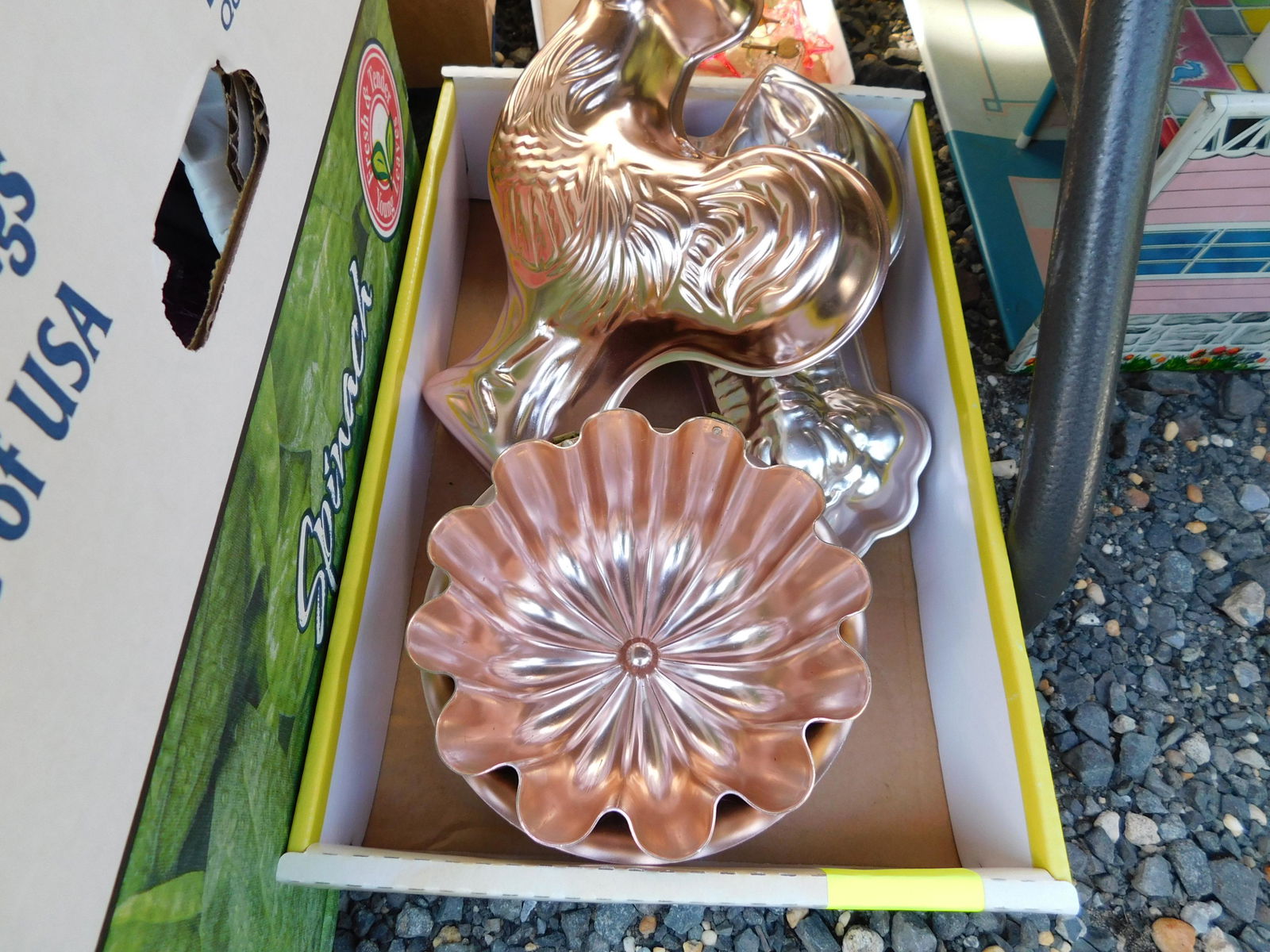 Box Lot of Tin Molds: Box Lot of Tin Molds. You are bidding at a live sale. Please read the terms and conditions. This sale will be broadcast live on sale day with full descriptions of each lot being sold, as well as video