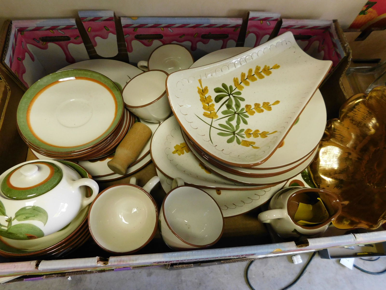 Box Lot of Stangl: Box Lot of Stangl. You are bidding at a live sale. Please read the terms and conditions. This sale will be broadcast live on sale day with full descriptions of each lot being sold, as well as video fe