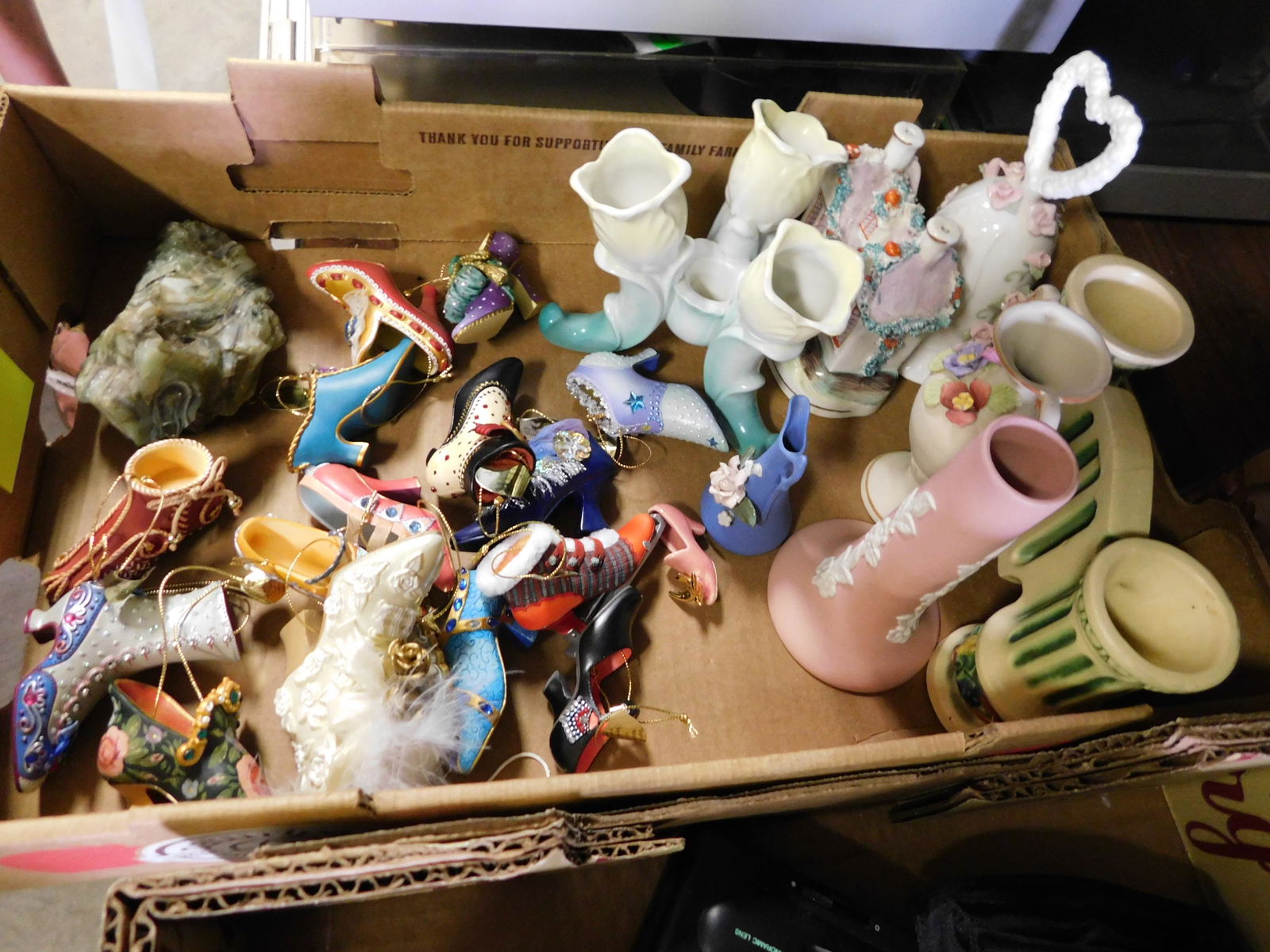 Box Lot with Knick Knacks and Wedgewood: Box Lot with Knick Knacks and Wedgewood. You are bidding at a live sale. Please read the terms and conditions. This sale will be broadcast live on sale day with full descriptions of each lot being sol
