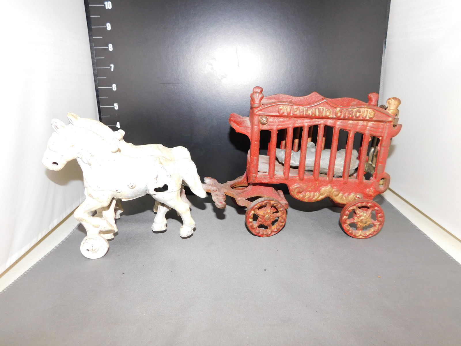 Cast Iron Overland Circus Wagon (1 of 5)