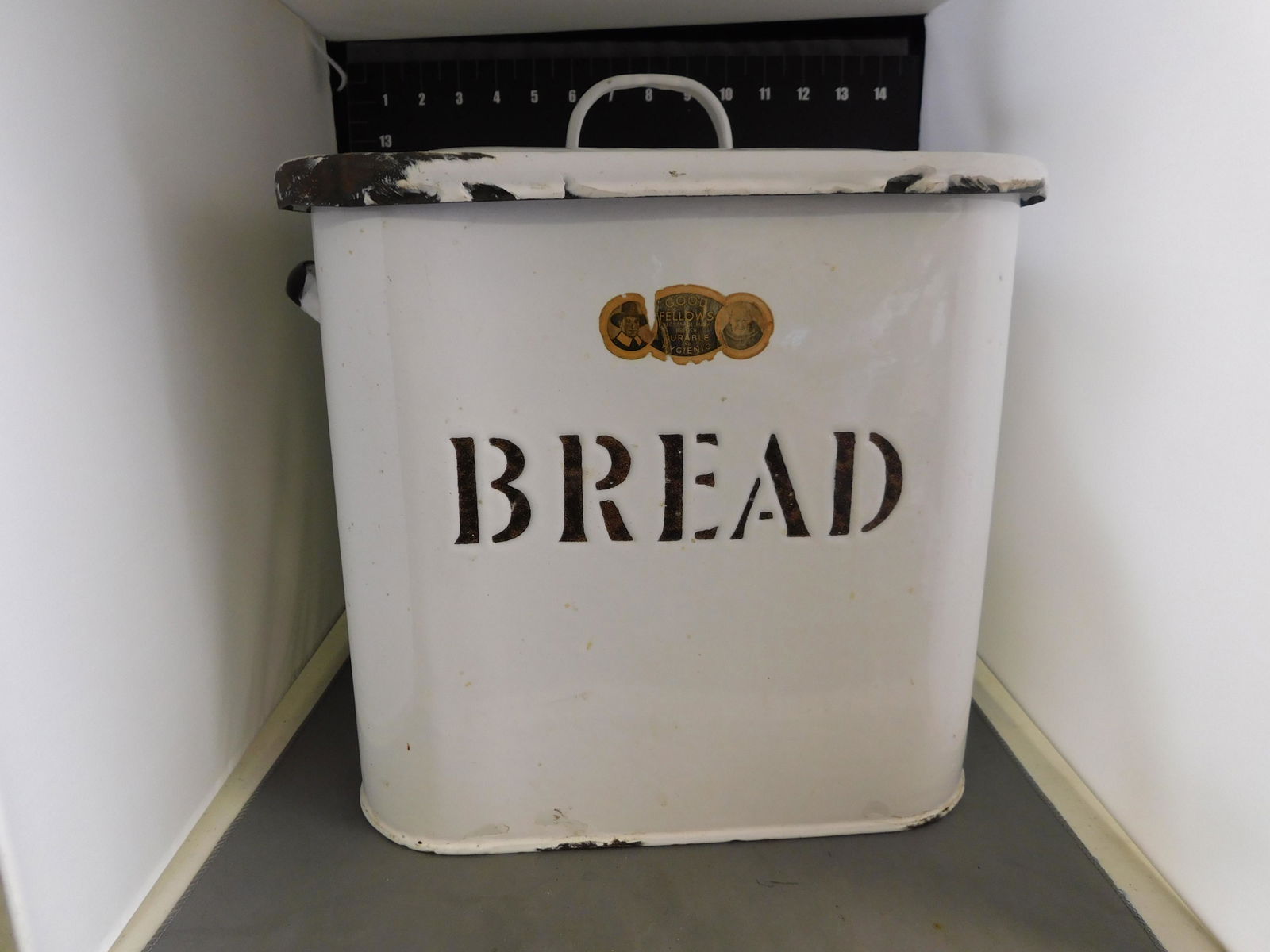 Vintage Enamel Bread Box (1 of 4)