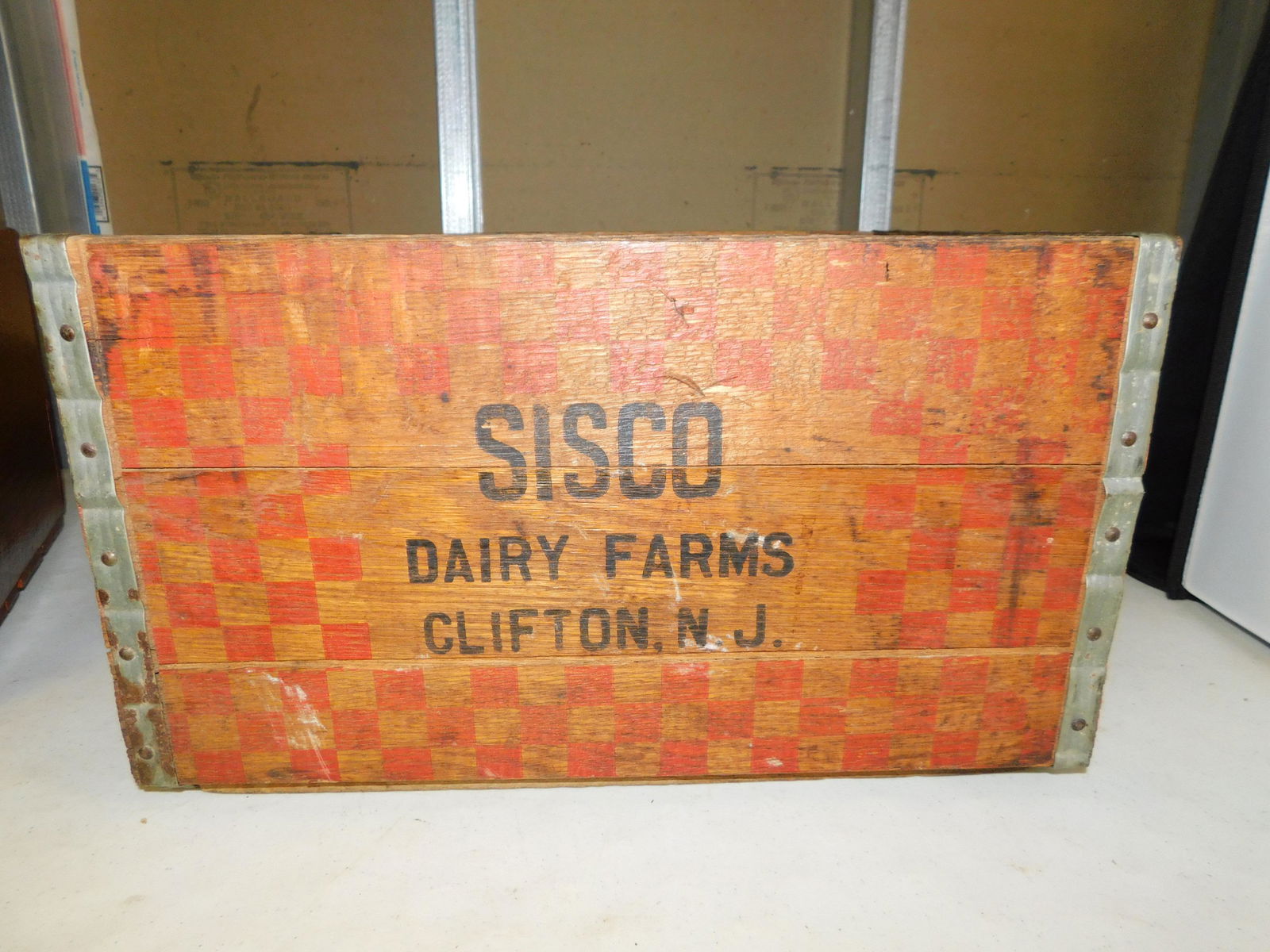 Sisco Dairy Farms Milk Crate (1 of 3)
