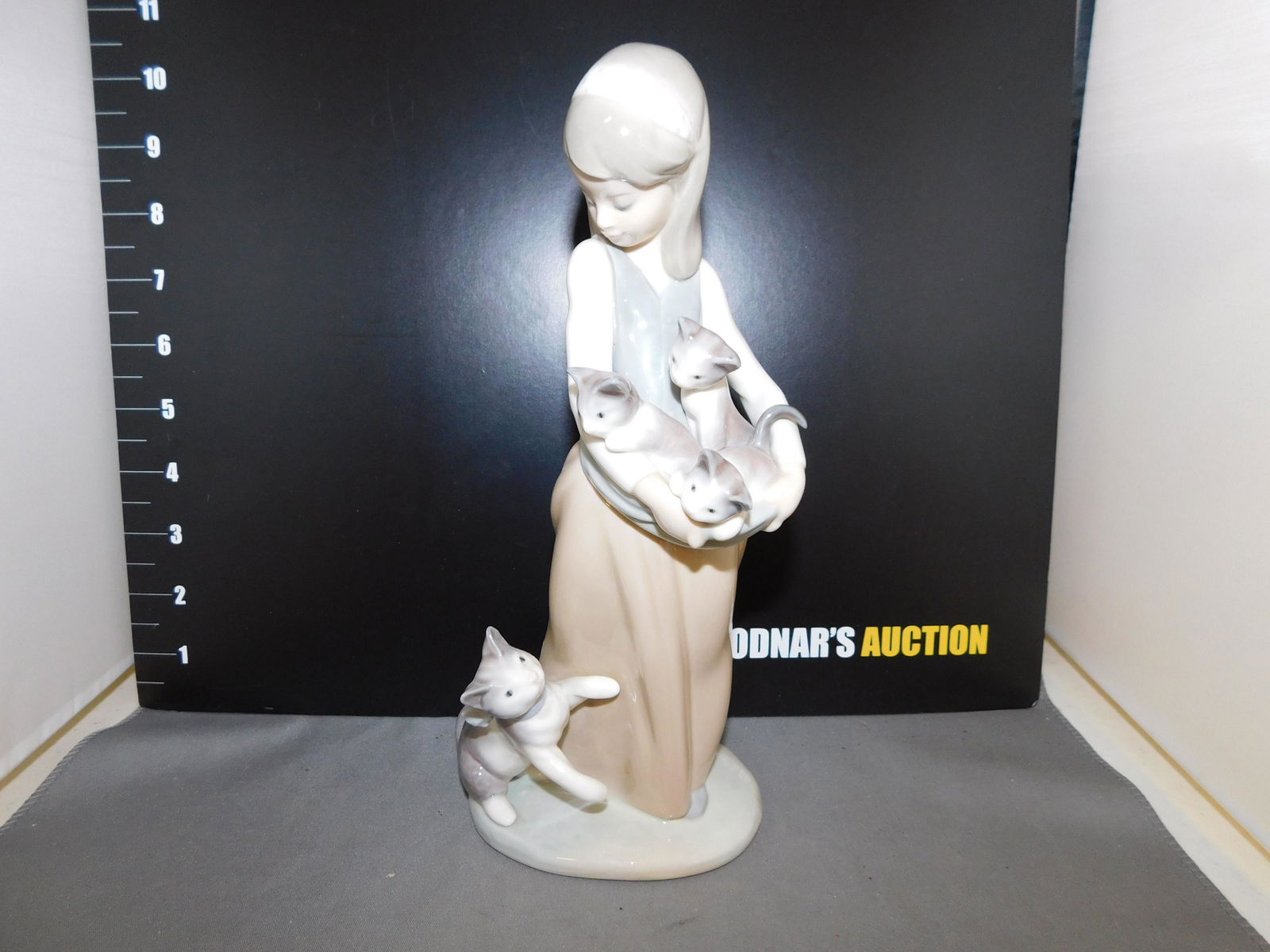 Lladro Girl with Cats and Kittens (1 of 4)