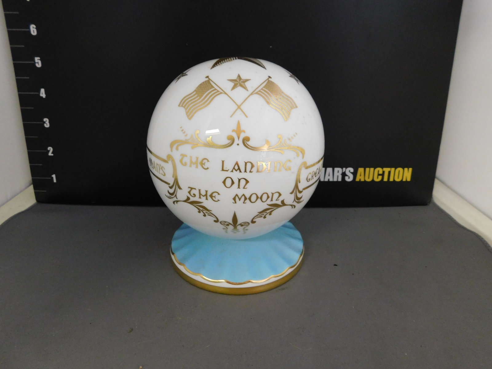 Ansley Commemorative Landing on the Moon: Ansley Commemorative The Landing on the Moon July 20th 1969. Measures approx. 5.5" t x 5" w. You are bidding at a live sale, please read the terms and conditions. We are offering contact-less pick ups