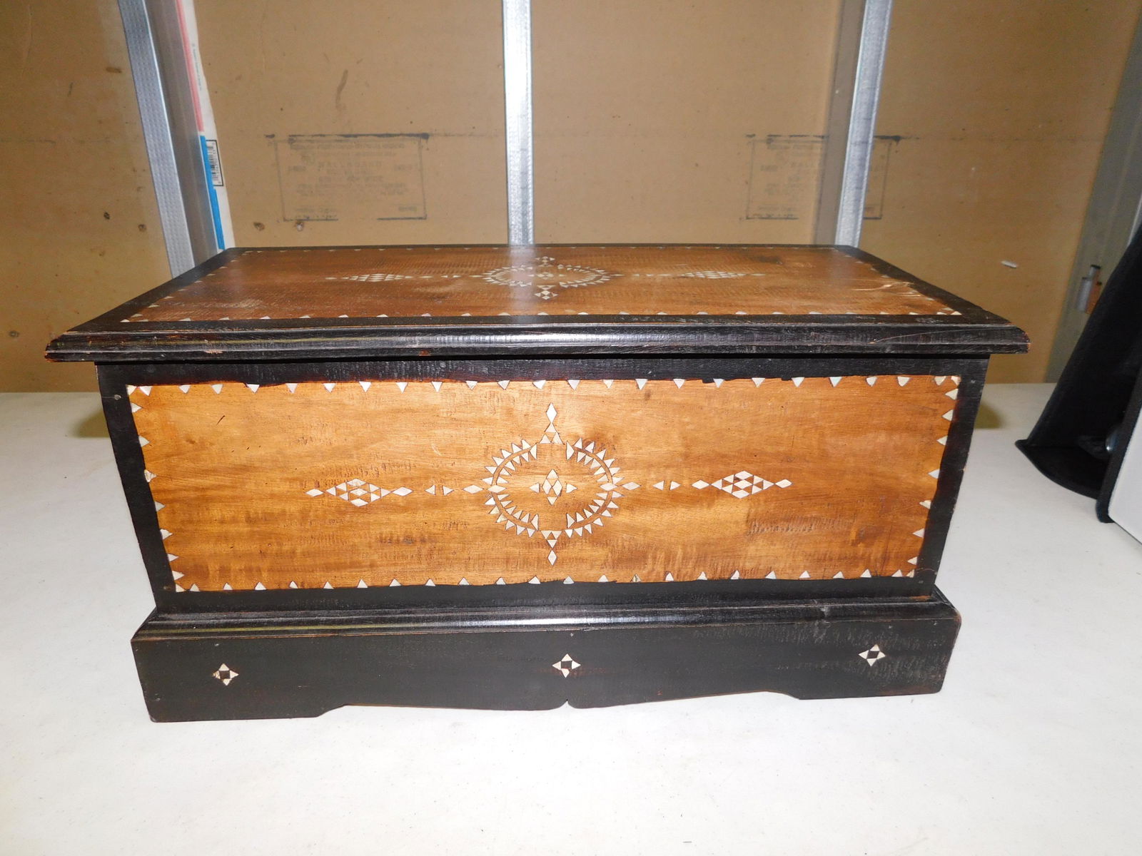 Indonesian Decorator Box (1 of 4)