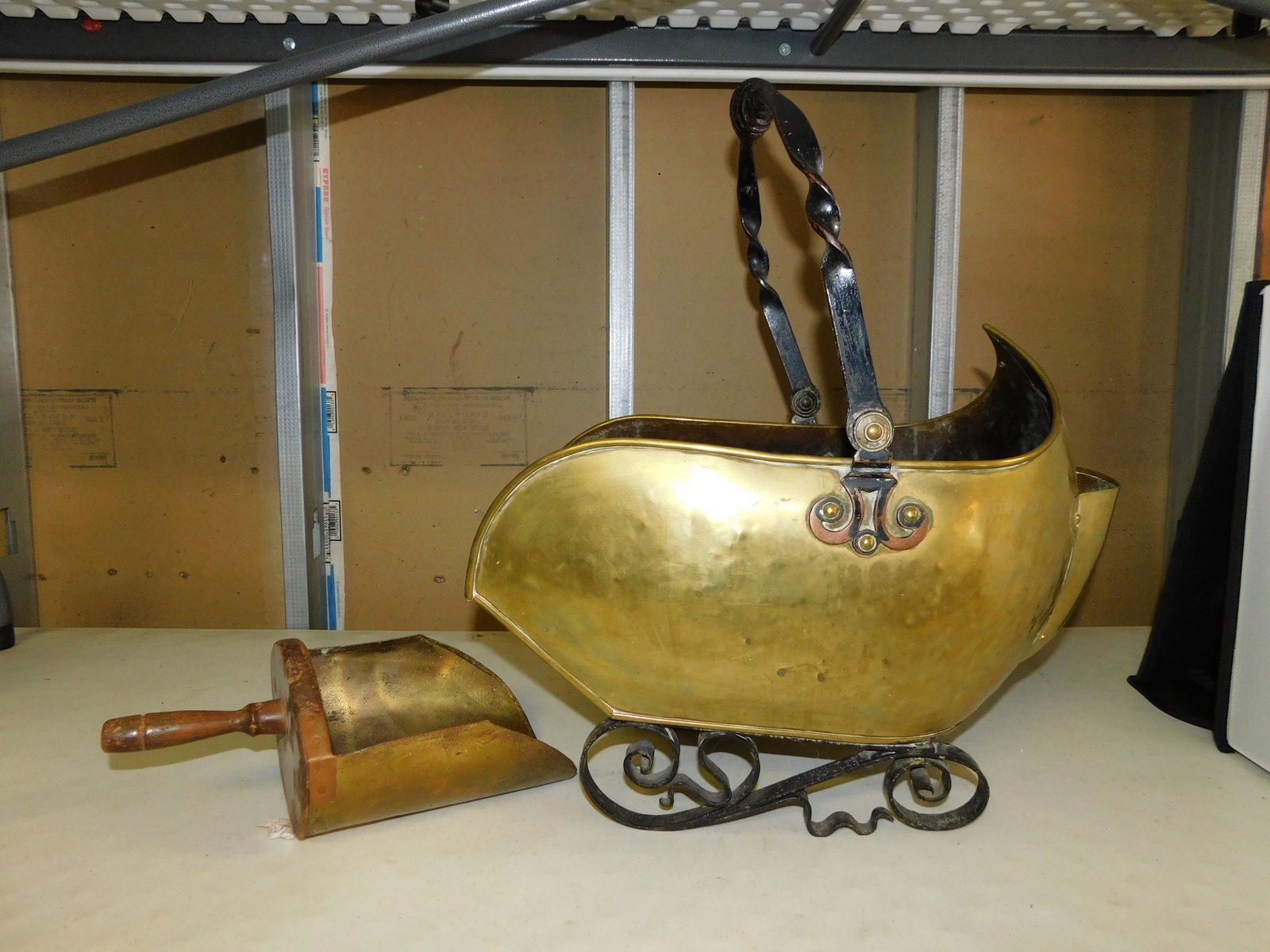 Copper and Brass Coal Scuttle (1 of 4)