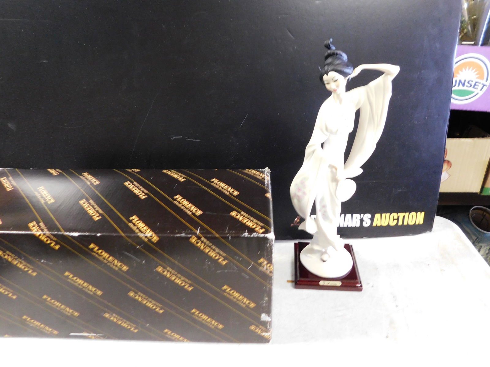 Florence Armani Oriental Lady with Fan (1 of 4)