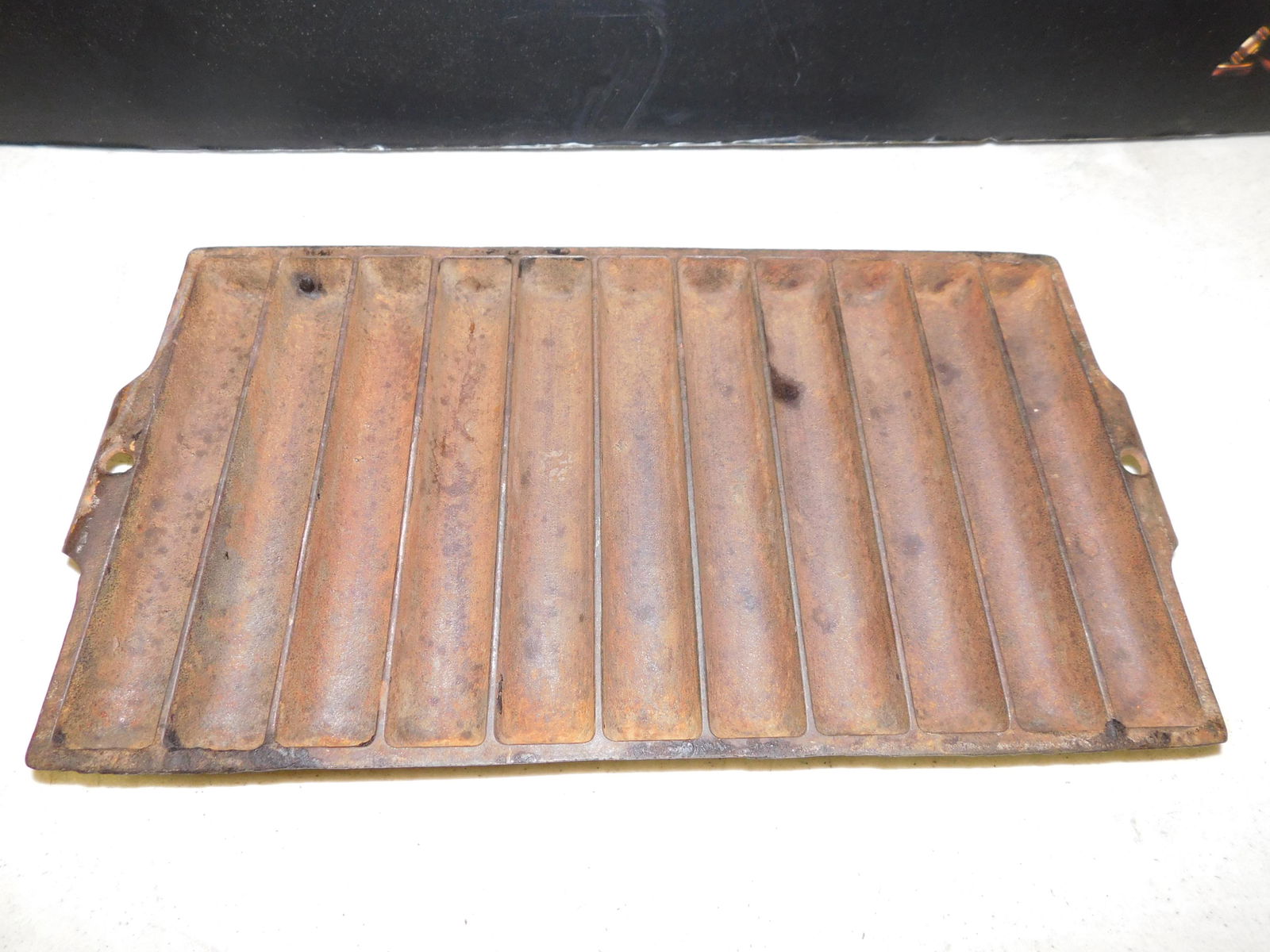 Griswold Cornbread Pan (1 of 4)