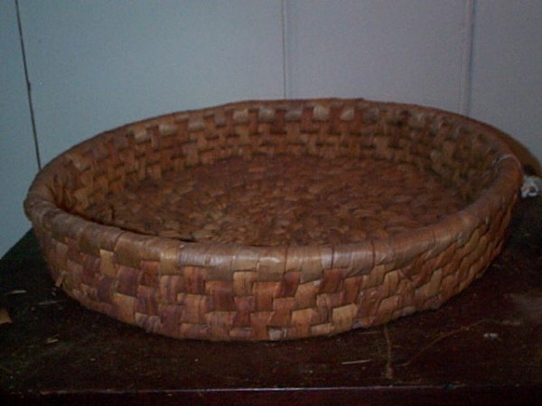 20th Century hand woven tray made of straw, wrappe