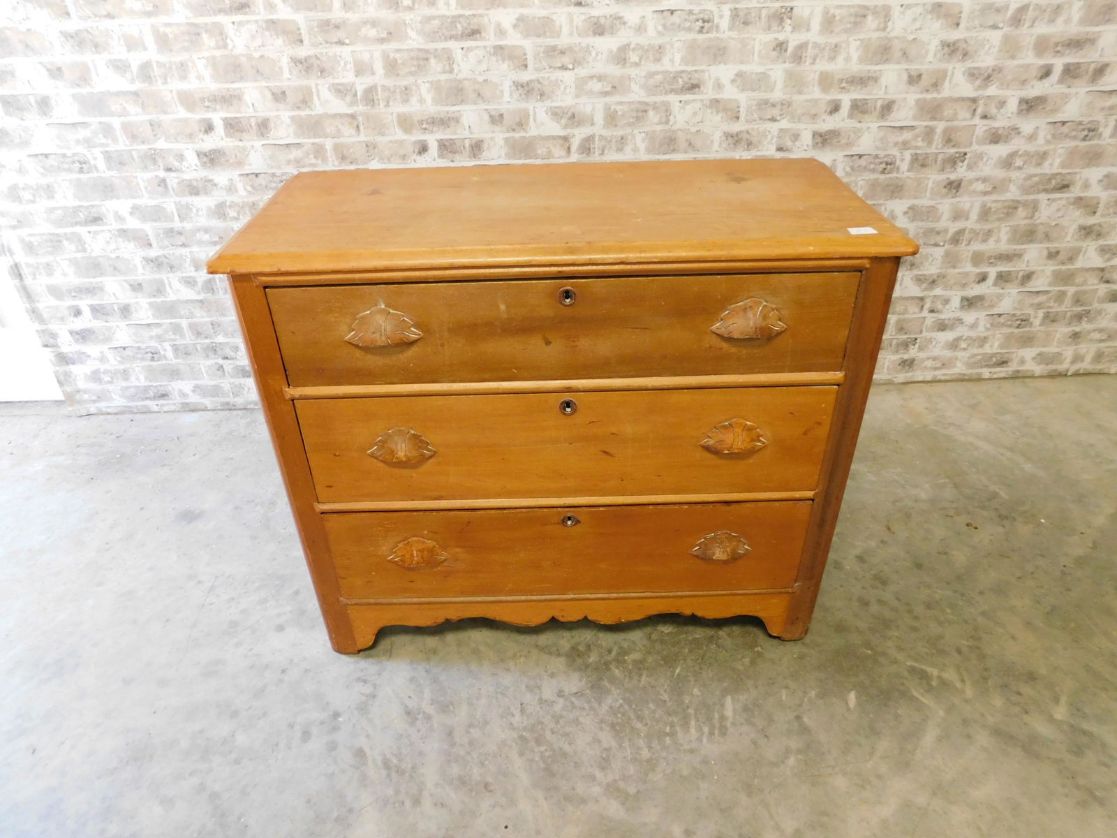 Victorian Cottage Dresser (1 of 4)