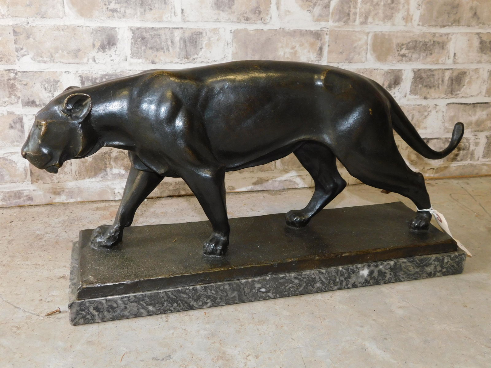 Bronze Lion Statue (1 of 8)