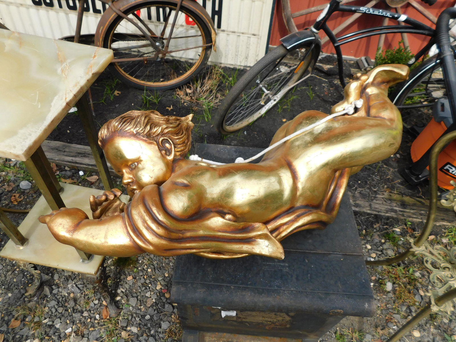 Resin Cherub Hanging Statue (1 of 2)