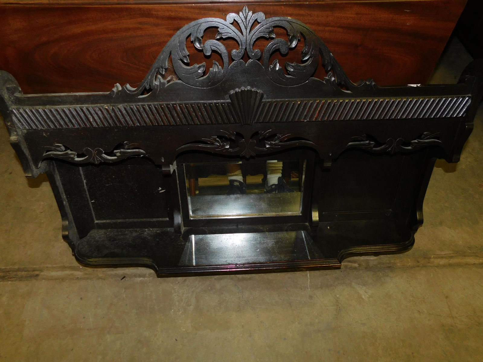 Victorian Wall Hanging Shelf (1 of 1)