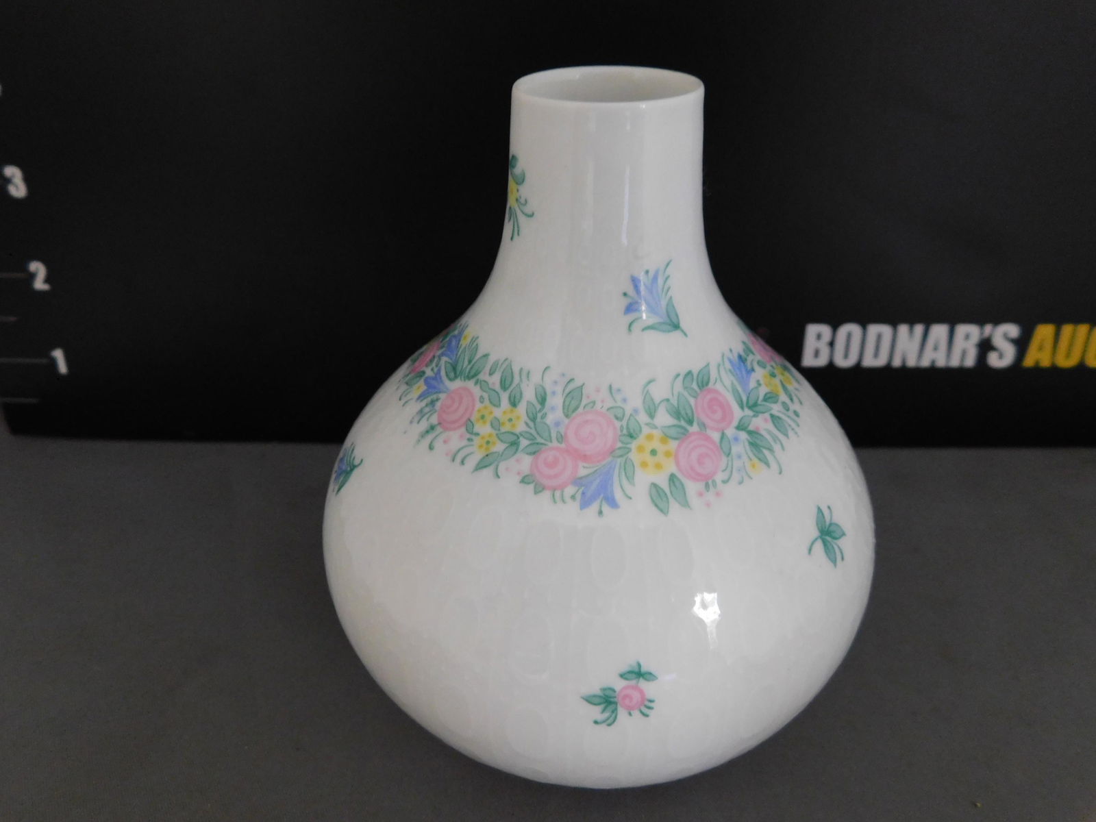 Rosenthal Bud Vase: Rosenthal Studio-Linie by Bjorn Winblad Bud Vase. Measures 5" tall. You are bidding at a live sale, please read the terms and conditions. We are offering contact-less pick ups at our South Brunswick l
