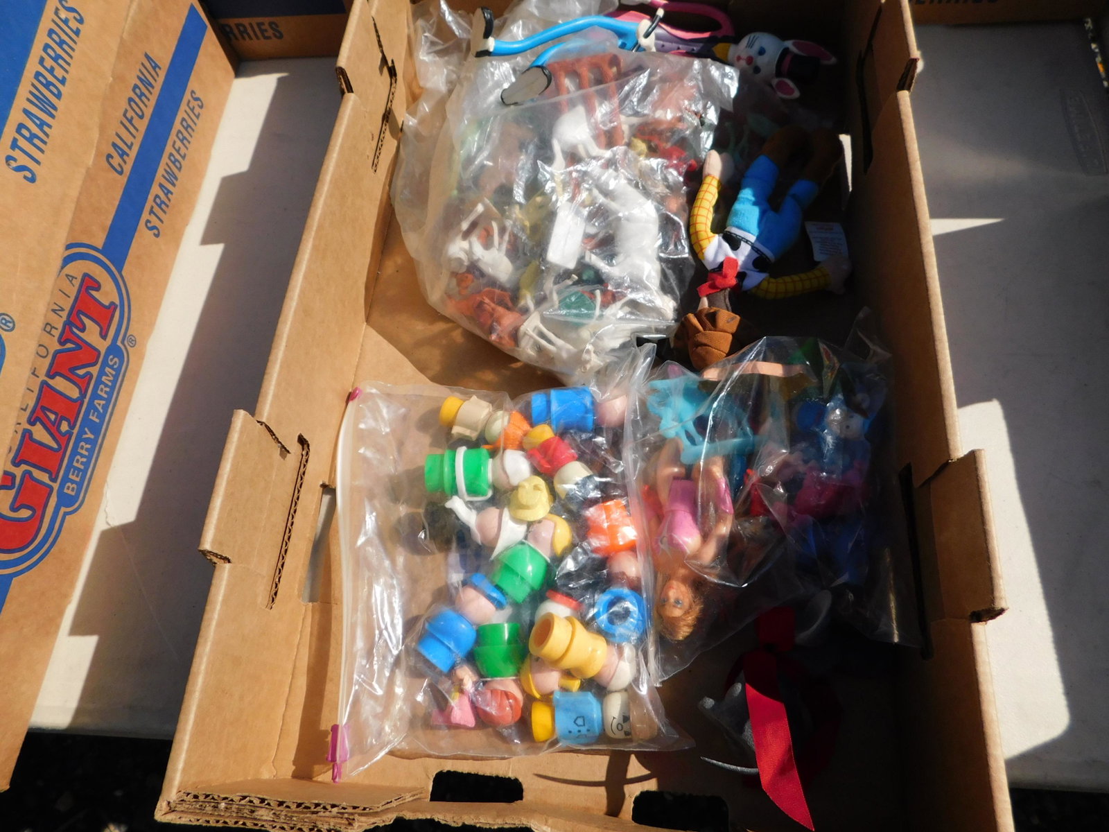 Box Lot of Fisher Price People and Vinyl Animals: Box Lot of Fisher Price People and Vinyl Animals. You are bidding at a live sale. Please read the terms and conditions. This sale will be broadcast live on sale day with full descriptions of each lot 