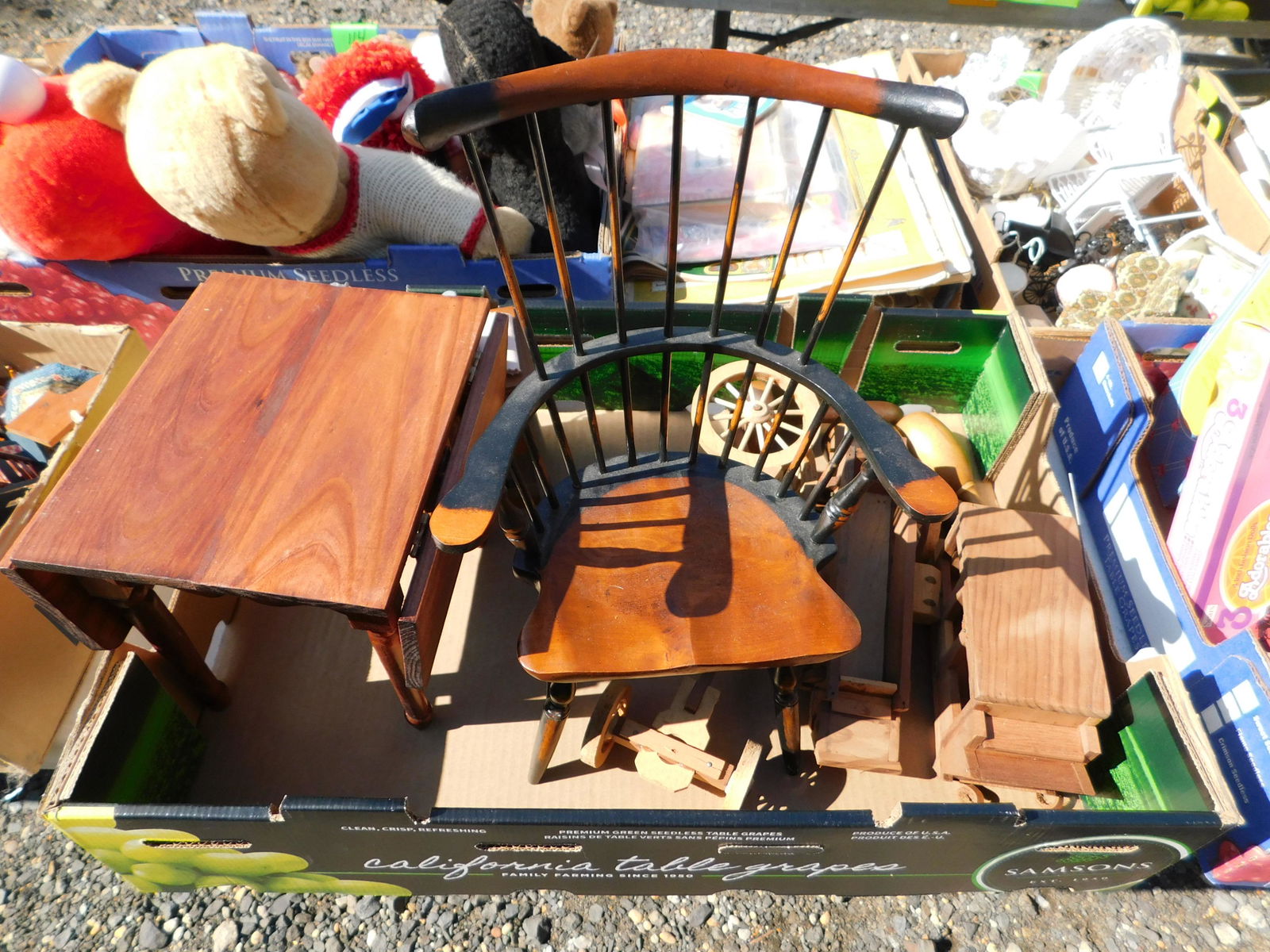 Lot of Dollhouse Furniture: Lot of Doll House Furniture. You are bidding at a live sale. Please read the terms and conditions. This sale will be broadcast live on sale day with full descriptions of each lot being sold, as well a