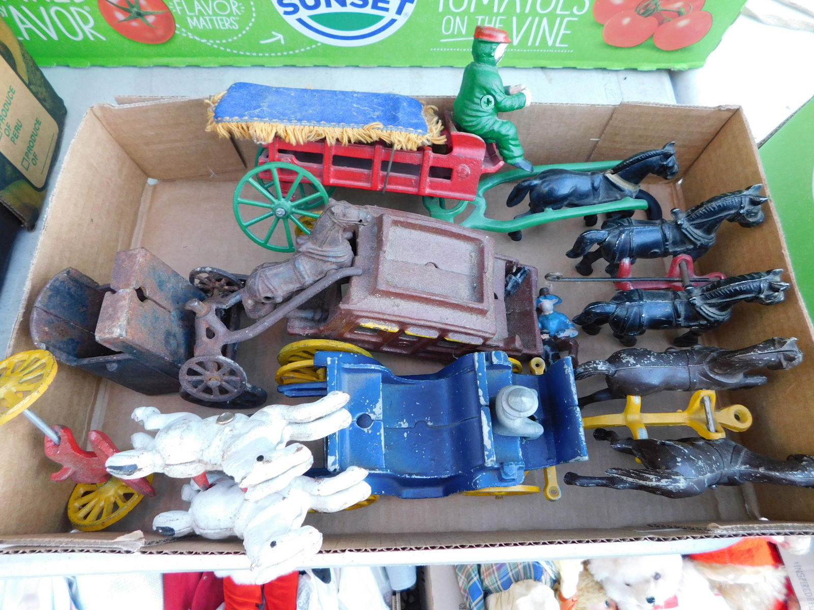 Box Lot of Cast Iron Toys: Box Lot of Cast Iron Toys. You are bidding at a live sale. Please read the terms and conditions. This sale will be broadcast live on sale day with full descriptions of each lot being sold, as well as