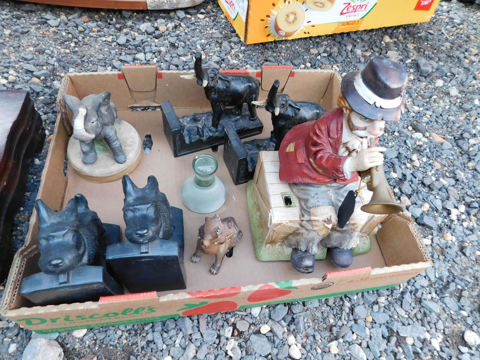 Lot of Bookends: Lot of Bookends. You are bidding at a live sale. Please read the terms and conditions. This sale will be broadcast live on sale day with full descriptions of each lot being sold, as well as video feed