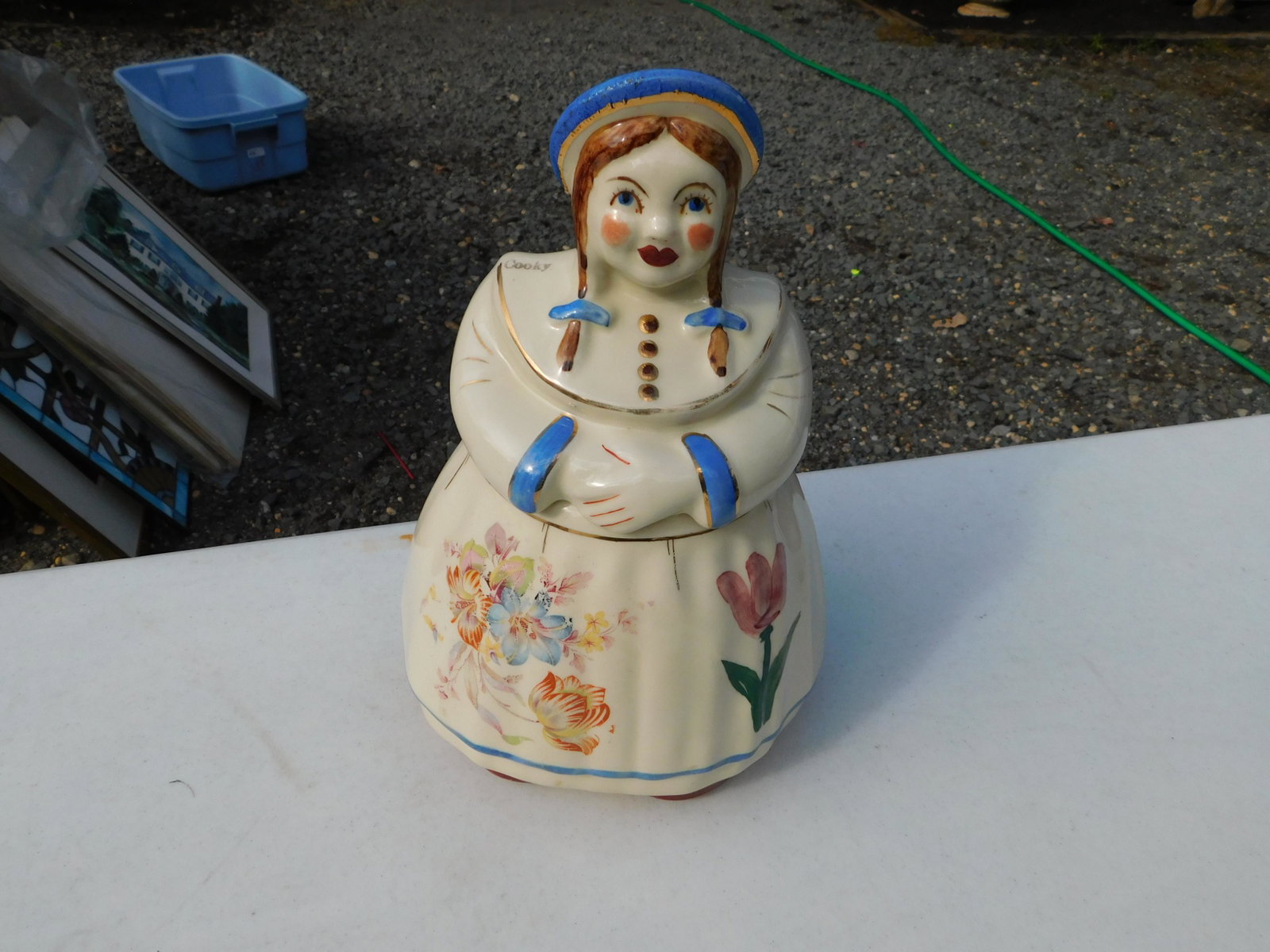 Vintage Cookie Jar: Vintage Cookie Jar. You are bidding at a live sale. Please read the terms and conditions. This sale will be broadcast live on sale day with full descriptions of each lot being sold, as well as video f
