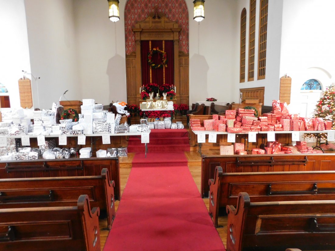 Toy Drive Gift Card: $25.00 Gift Card for Starbucks. All proceeds of this item wil be donated to the toy drive and matched by Bodnar's Auction. For the 4th year in a row we are working with the Bayard Street Presbyterian 