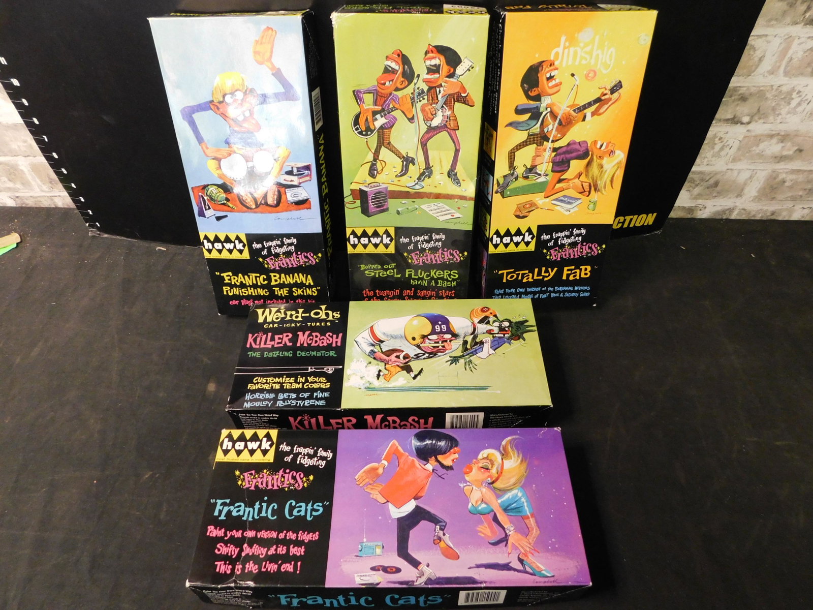Lot of 5 Model Kits - Frantics and Weird-Ohs: Lot of 5 Model Kits - The Frantics and Weird-ohs. Included in this lot are Killer McBash, Frantic Cats, Bopped Out Steel Pluckers Having a Bash, Totally Fab and Frantic Banana Punishing the Skins. All