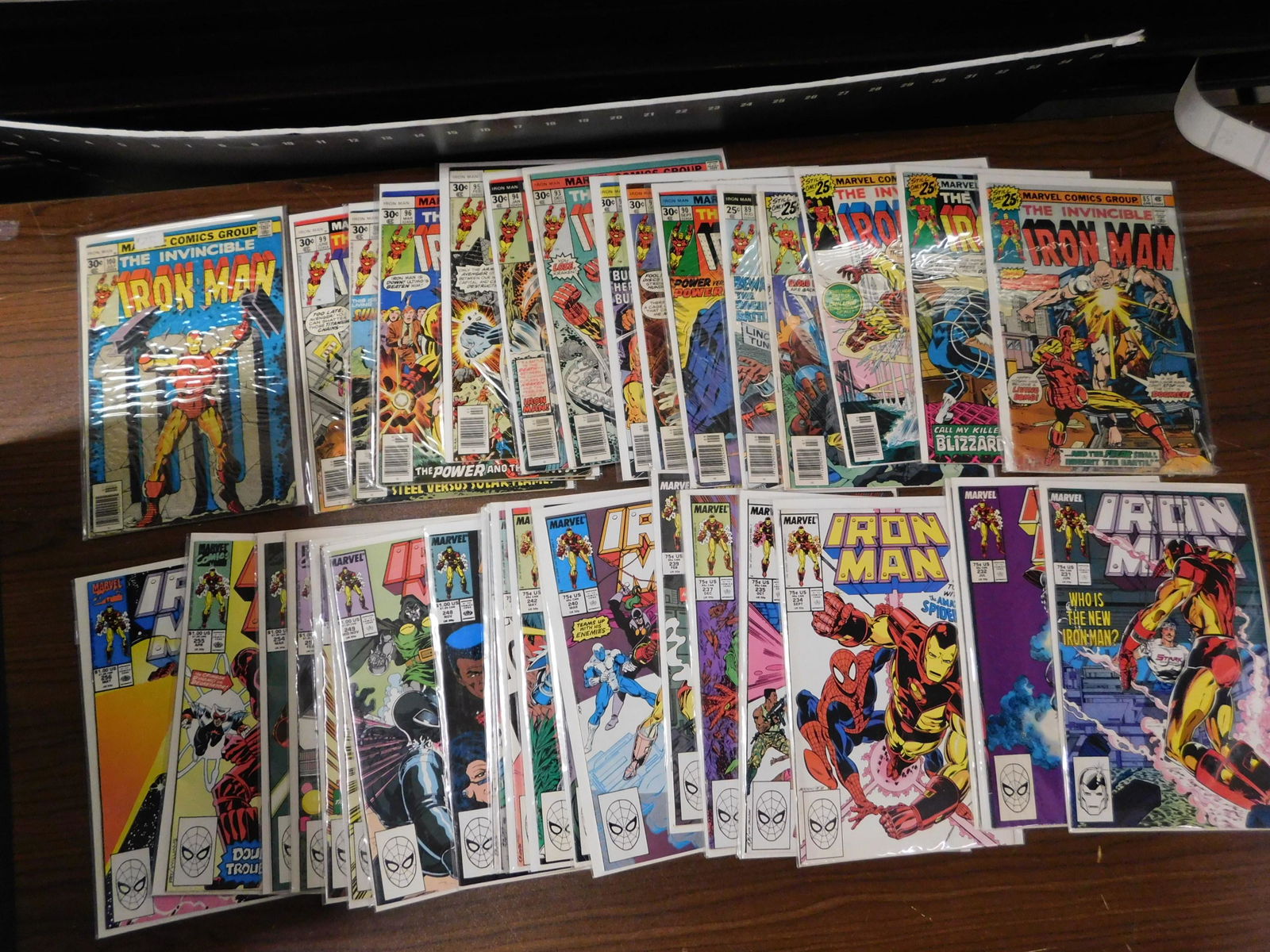 Invincible Iron Man Comic Book Lot (1 of 3)