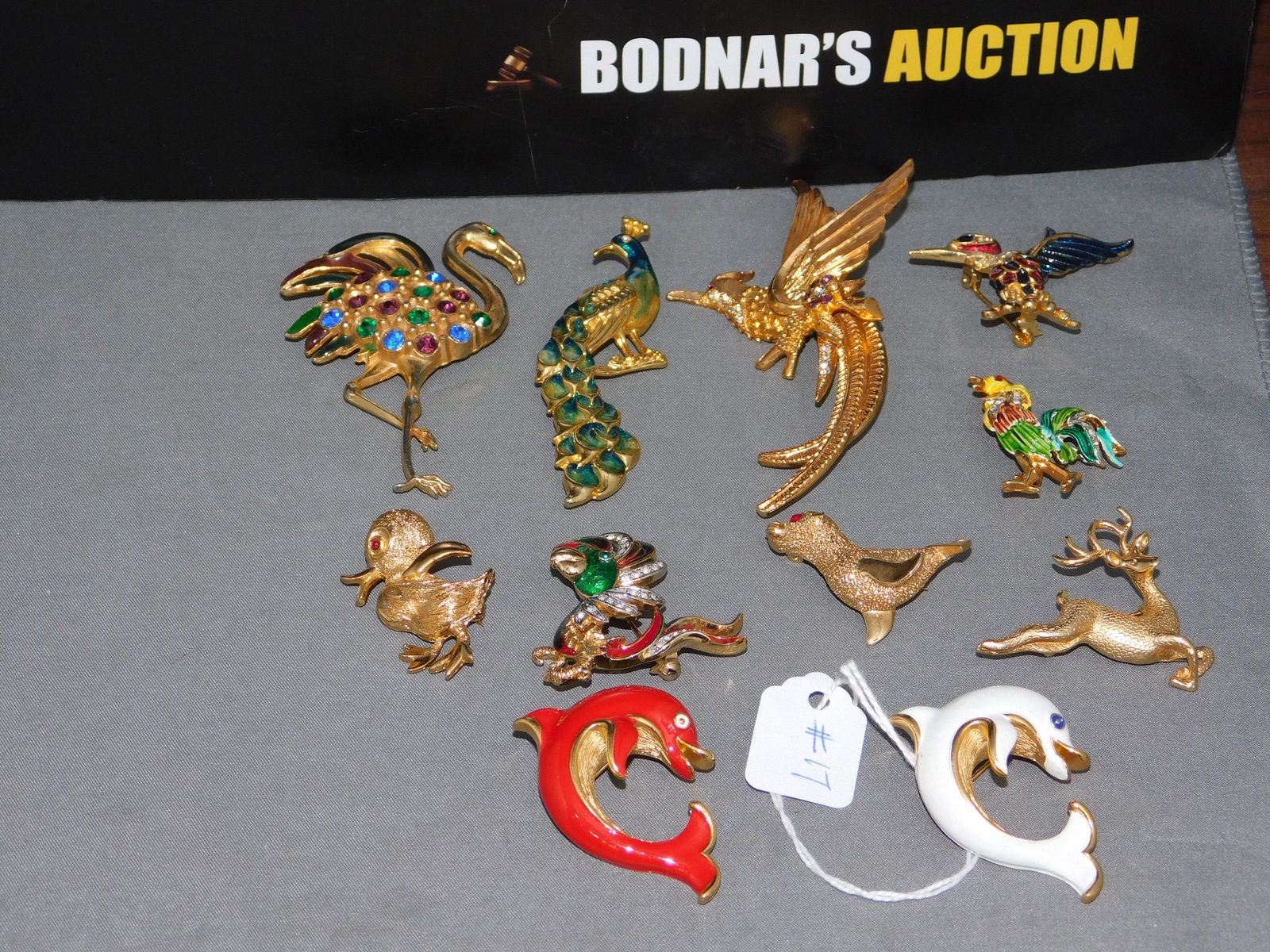 Lot of 11 Animal Pins (1 of 4)