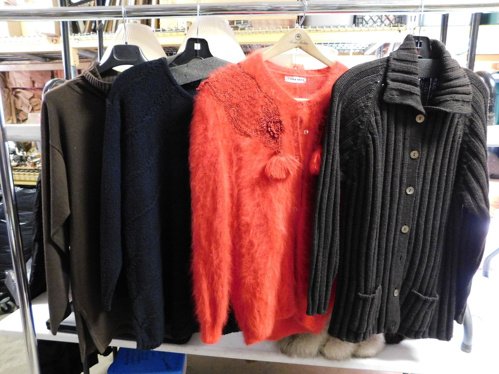 4pcs Womens Sweaters (1 of 3)