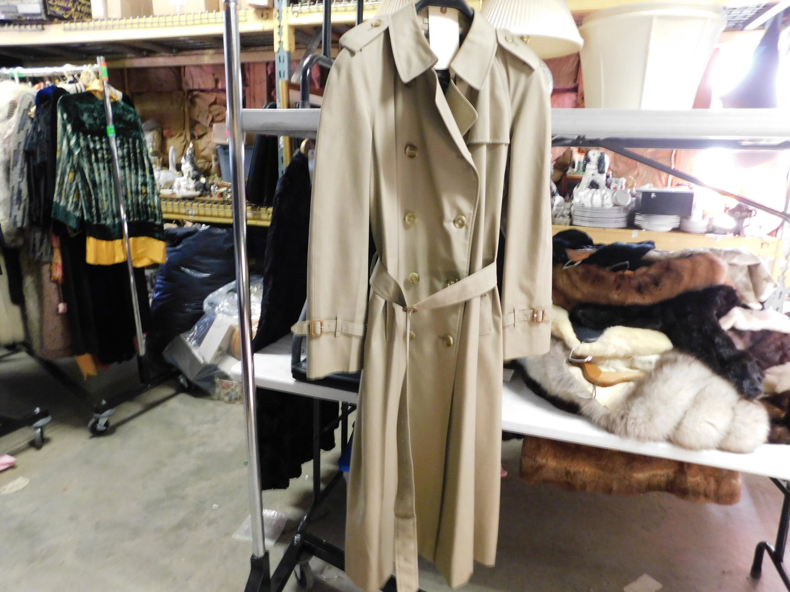 Burberrys' Treanchcoat (1 of 2)