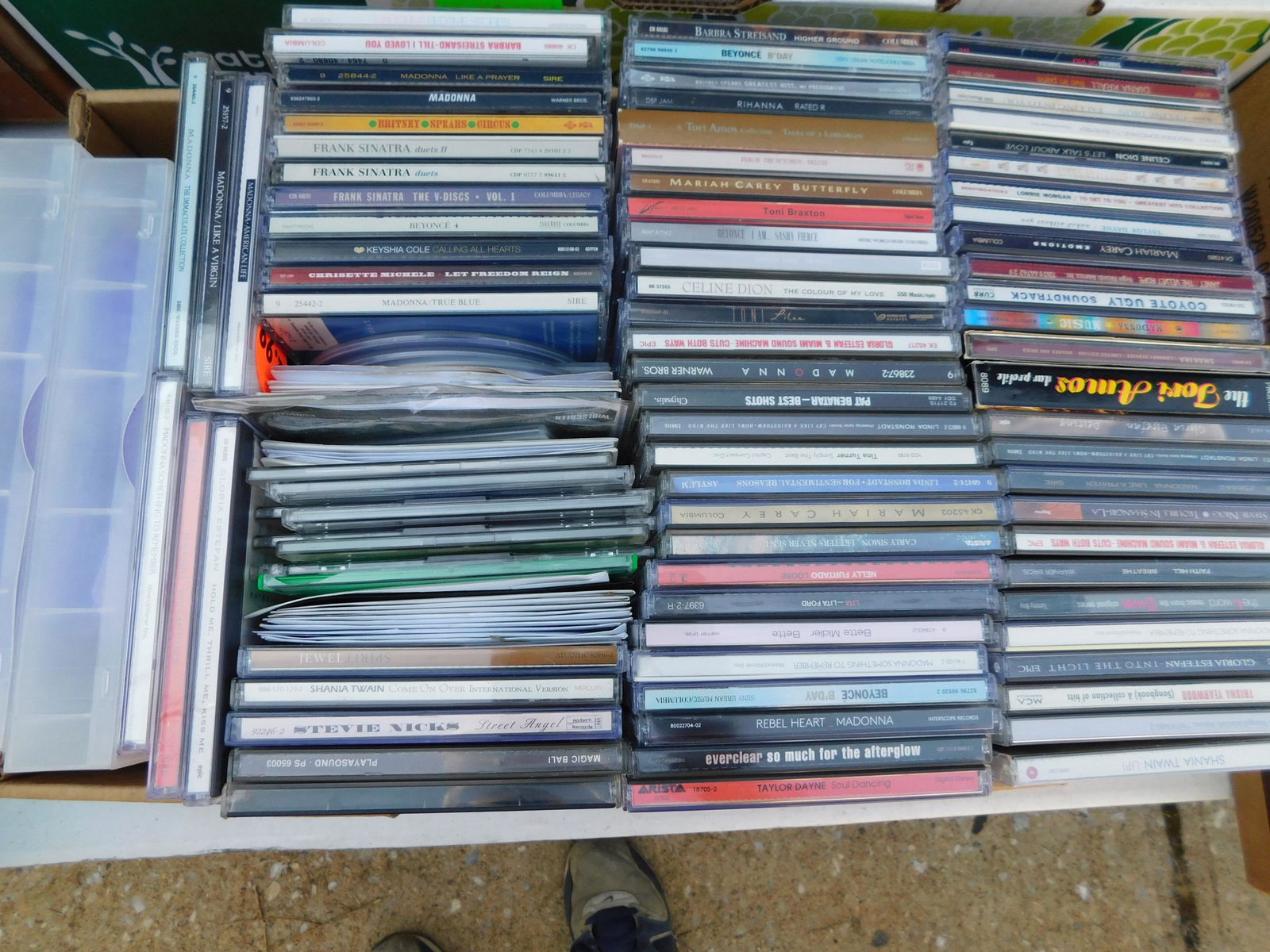 Large lot of Compact Discs CD's (1 of 1)