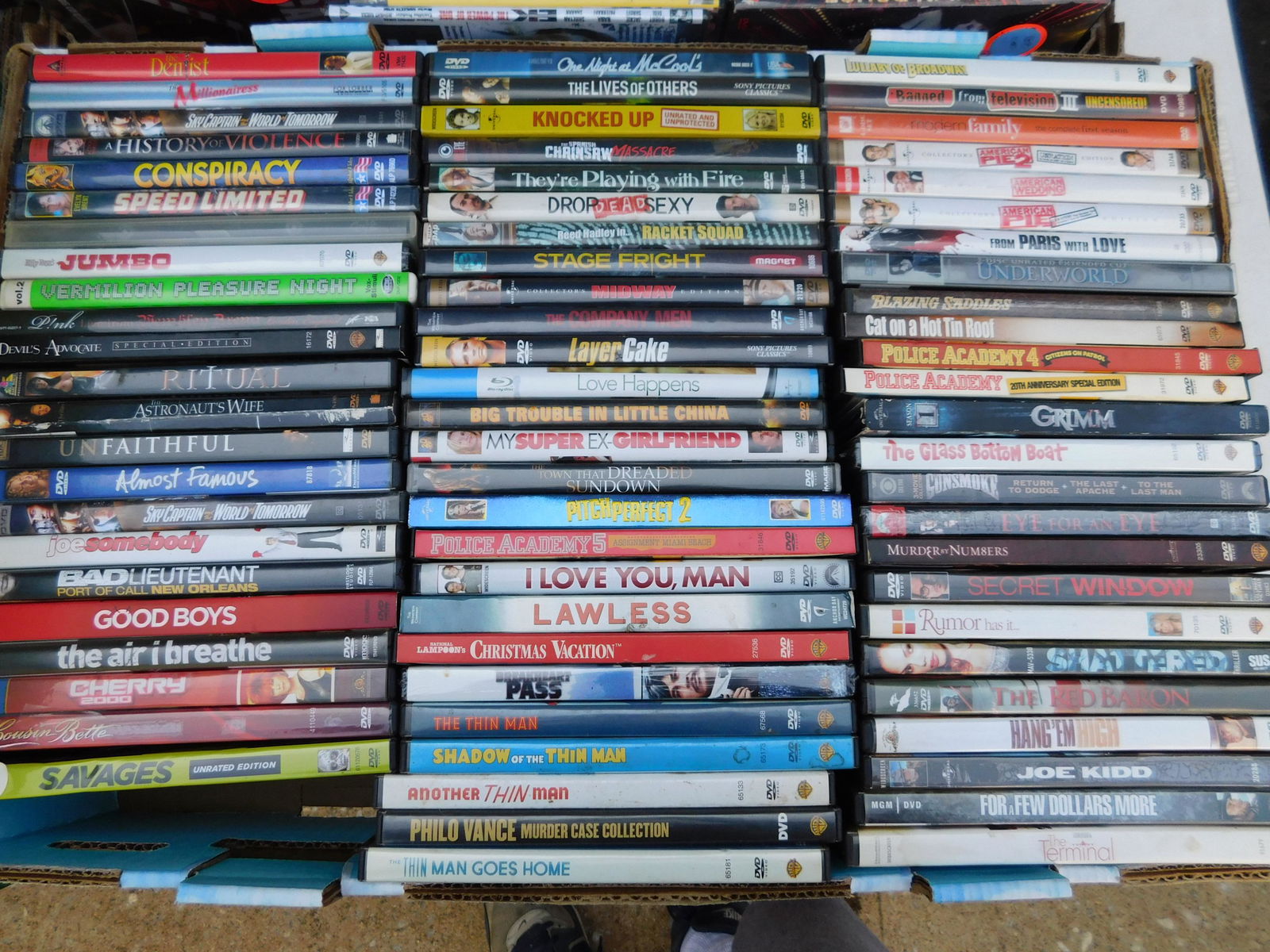 Large Lot of DVD's movies: Large Lot of DVD's movies. Mixed titles some may be factory sealed. This sale will be broadcast live on sale day with an auctioneer and caller calling full descriptions of each lot being sold, as well