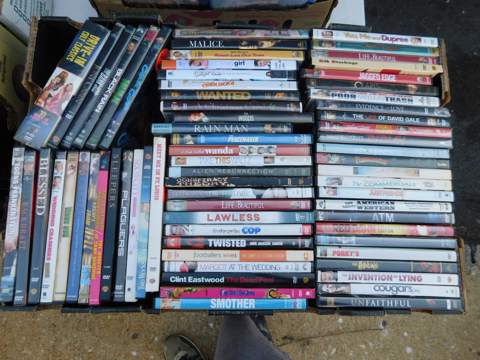 Large Lot of DVD's movies: Large Lot of DVD's movies. Mixed titles some may be factory sealed. This sale will be broadcast live on sale day with an auctioneer and caller calling full descriptions of each lot being sold, as well