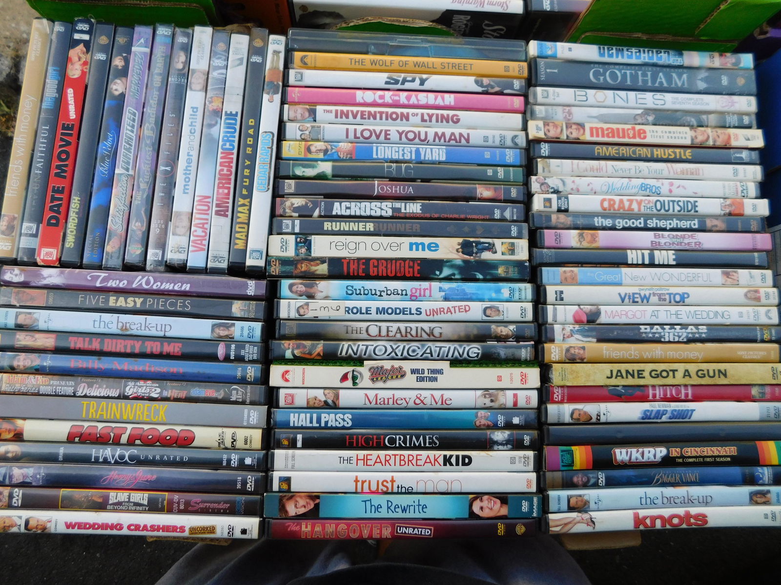 Large Lot of DVD's movies: Large Lot of DVD's movies. Mixed titles some may be factory sealed. This sale will be broadcast live on sale day with an auctioneer and caller calling full descriptions of each lot being sold, as well