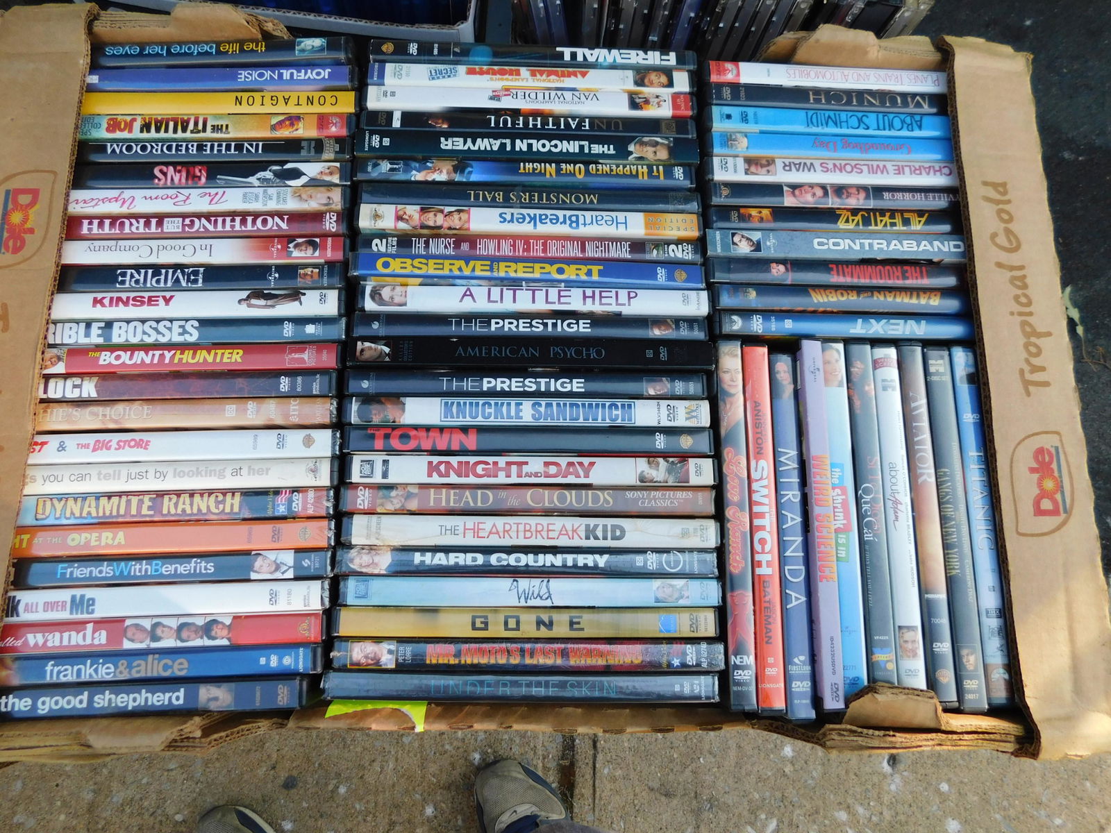 Large Lot of DVD's movies: Large Lot of DVD's movies. Mixed titles some may be factory sealed. This sale will be broadcast live on sale day with an auctioneer and caller calling full descriptions of each lot being sold, as well
