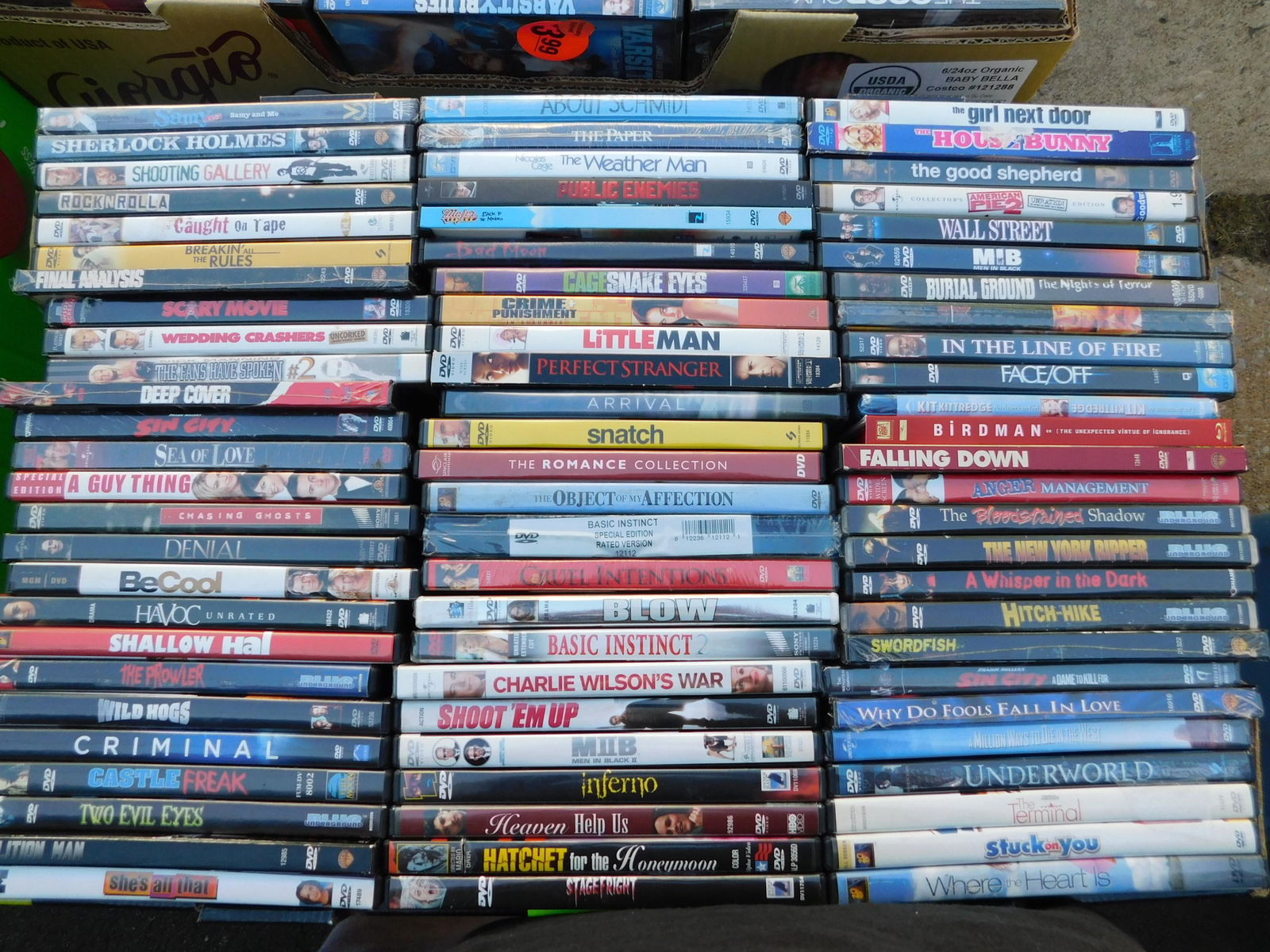 Large Lot of DVD's movies: Large Lot of DVD's movies. Mixed titles some may be factory sealed. This sale will be broadcast live on sale day with an auctioneer and caller calling full descriptions of each lot being sold, as well