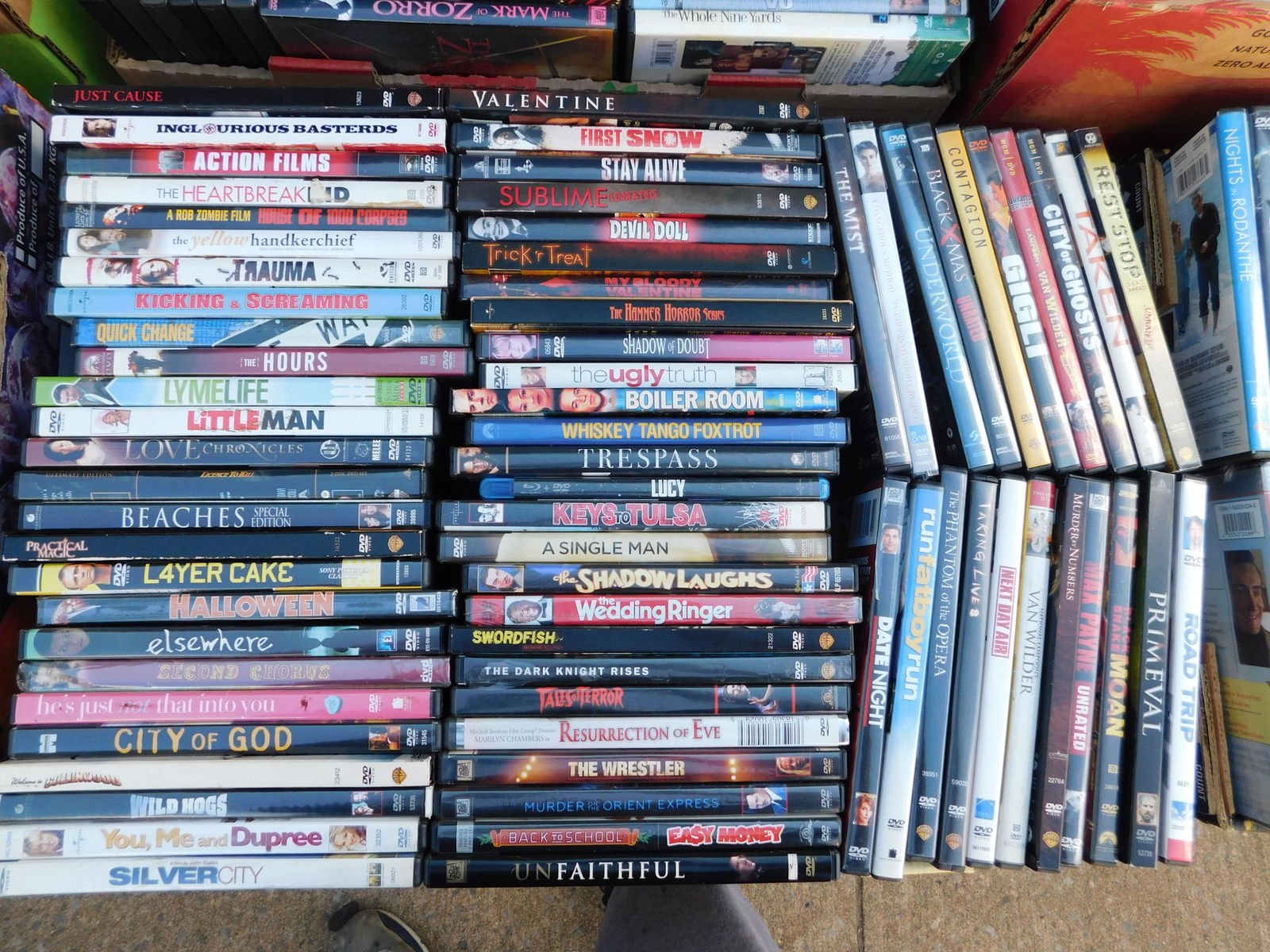 Large Lot of DVD's movies: Large Lot of DVD's movies. Mixed titles some may be factory sealed. This sale will be broadcast live on sale day with an auctioneer and caller calling full descriptions of each lot being sold, as well
