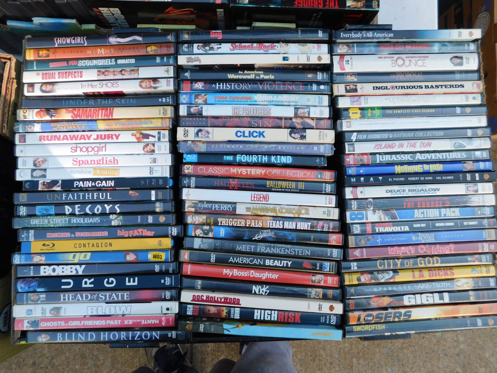 Large Lot of DVD's movies: Large Lot of DVD's movies. Mixed titles some may be factory sealed. This sale will be broadcast live on sale day with an auctioneer and caller calling full descriptions of each lot being sold, as well