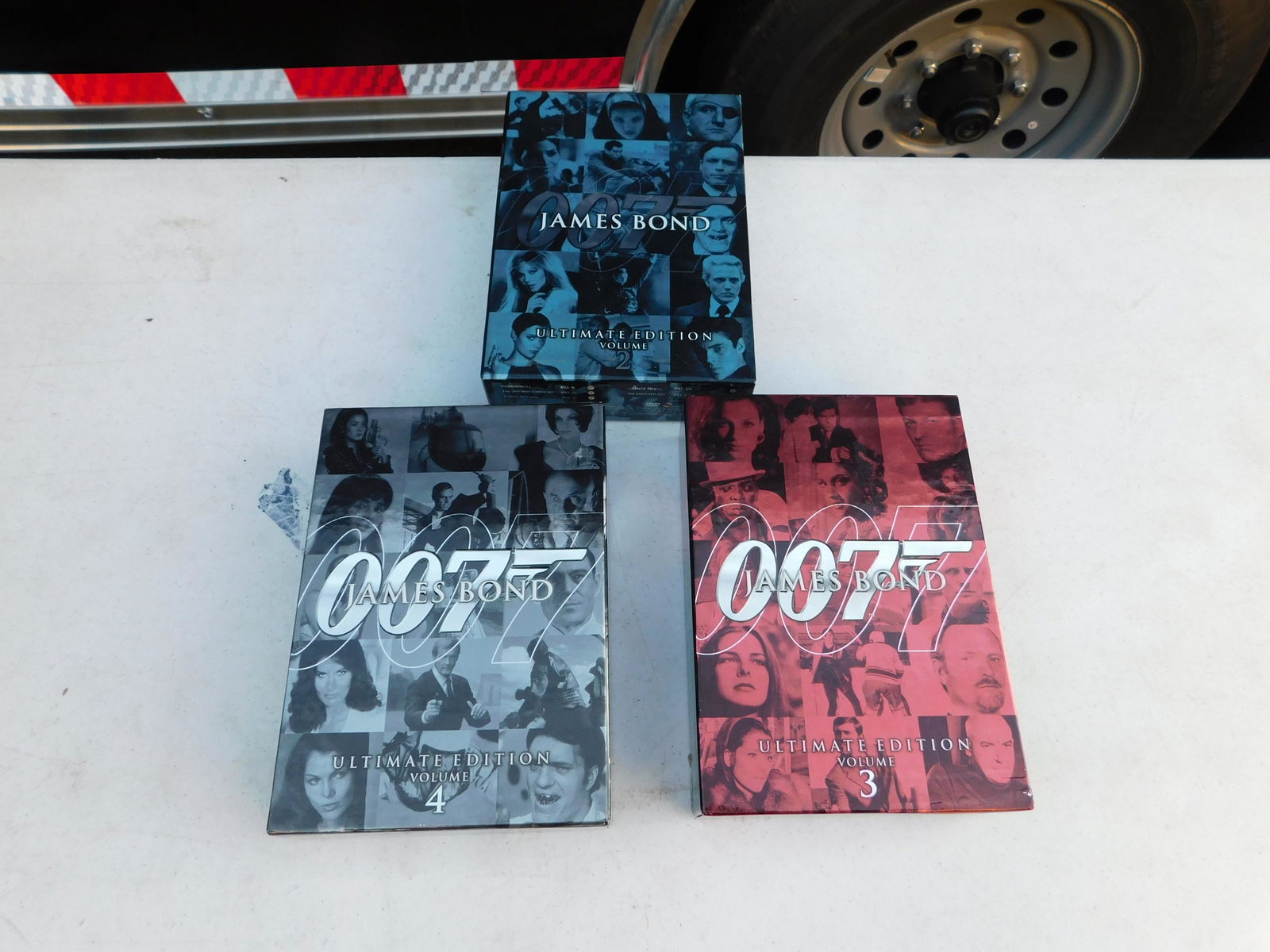 007 James Bond Ultimate Edition DVD box sets (1 of 1)