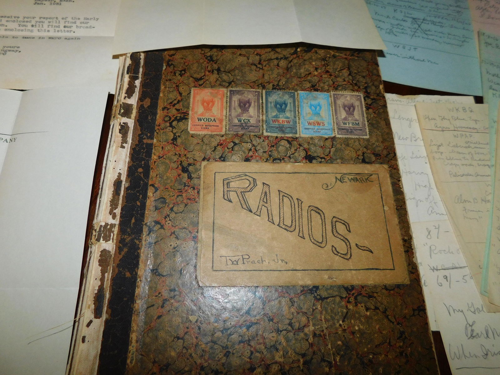 EKKO Stamp Book with Over 200 Stamps (1 of 20)