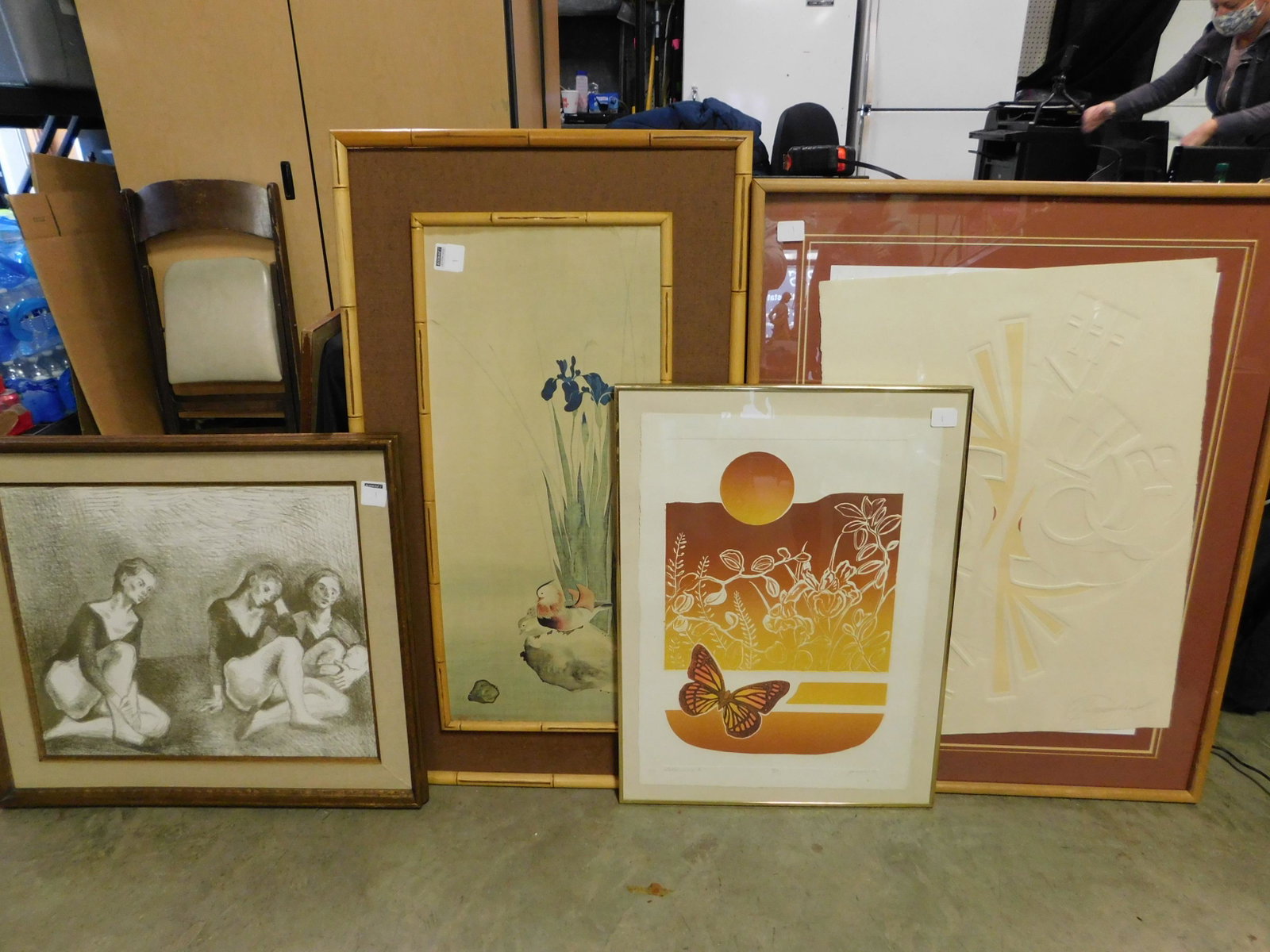 Lot of 4 Pieces of Art: Lot of 4 Pieces of Art. Included are 2 Signed and Numbered Pressed Lithos #31/200 and #15/60, M. Soyer Litho #15/125 and an Asian Print. This sale will be broadcast live on sale day with full descript