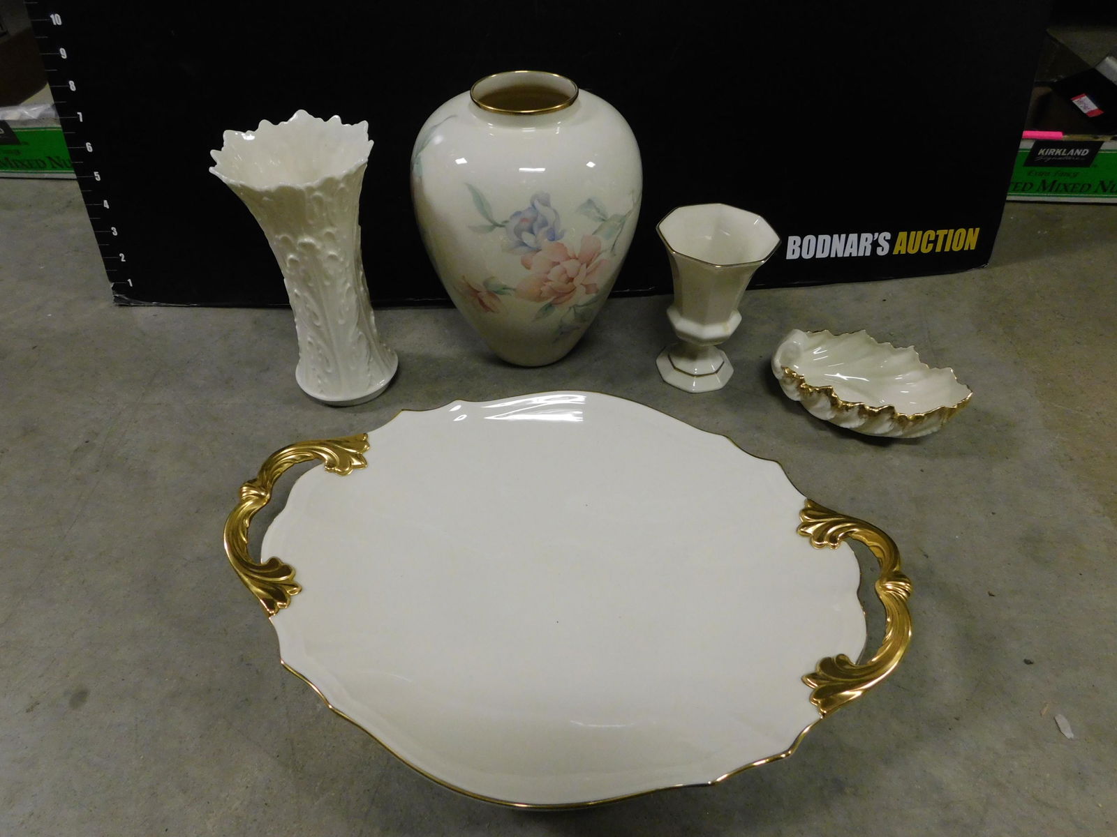 Lot of Lenox: Lot of Lenox. This sale will be broadcast live on sale day with full descriptions of each lot being sold, as well as video feed of each lot. All items MUST be paid for within 24 HOURS of the sale. Any