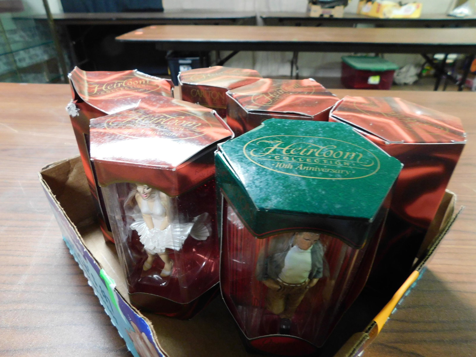 Christmas Ornament Lot: Christmas Ornament Lot with Marilyn Monroe and James Dean. This sale will be broadcast live on sale day with full descriptions of each lot being sold, as well as video feed of each lot. All items MUST